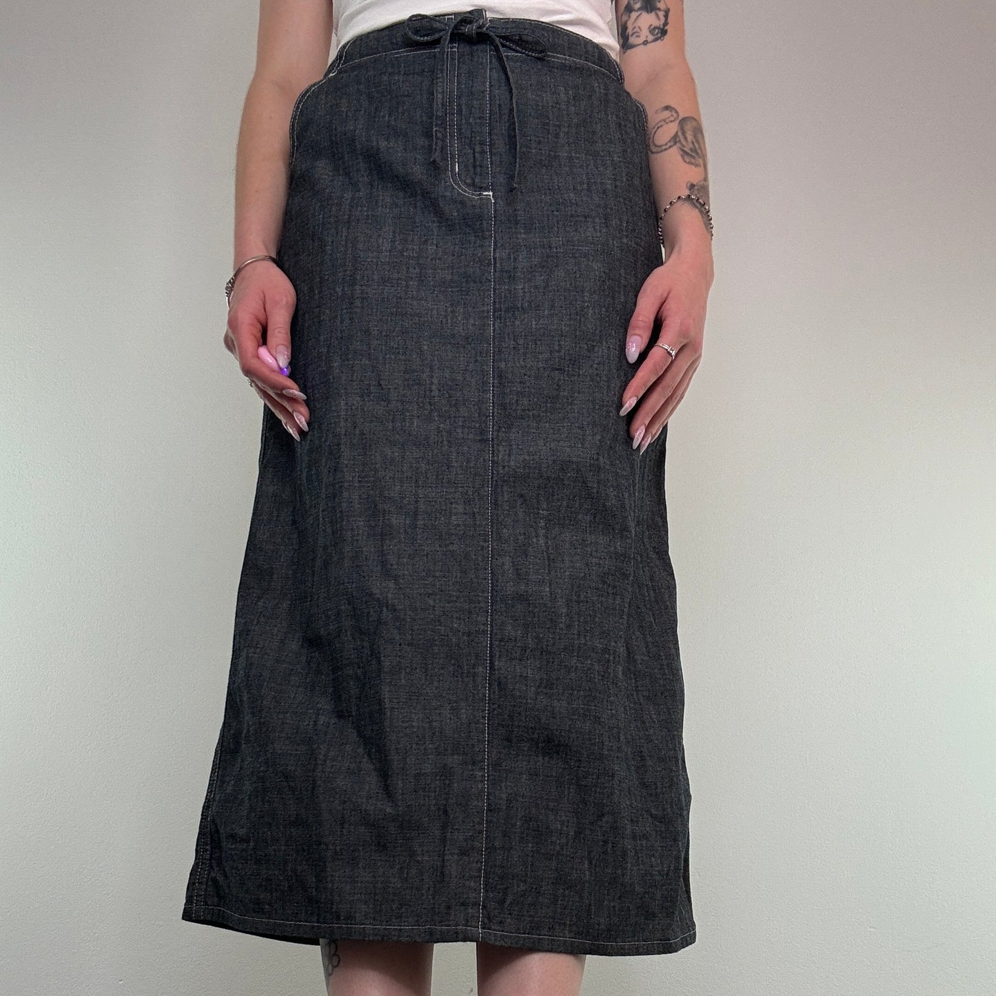 Y2K dark denim contrast stitch bow maxi skirt