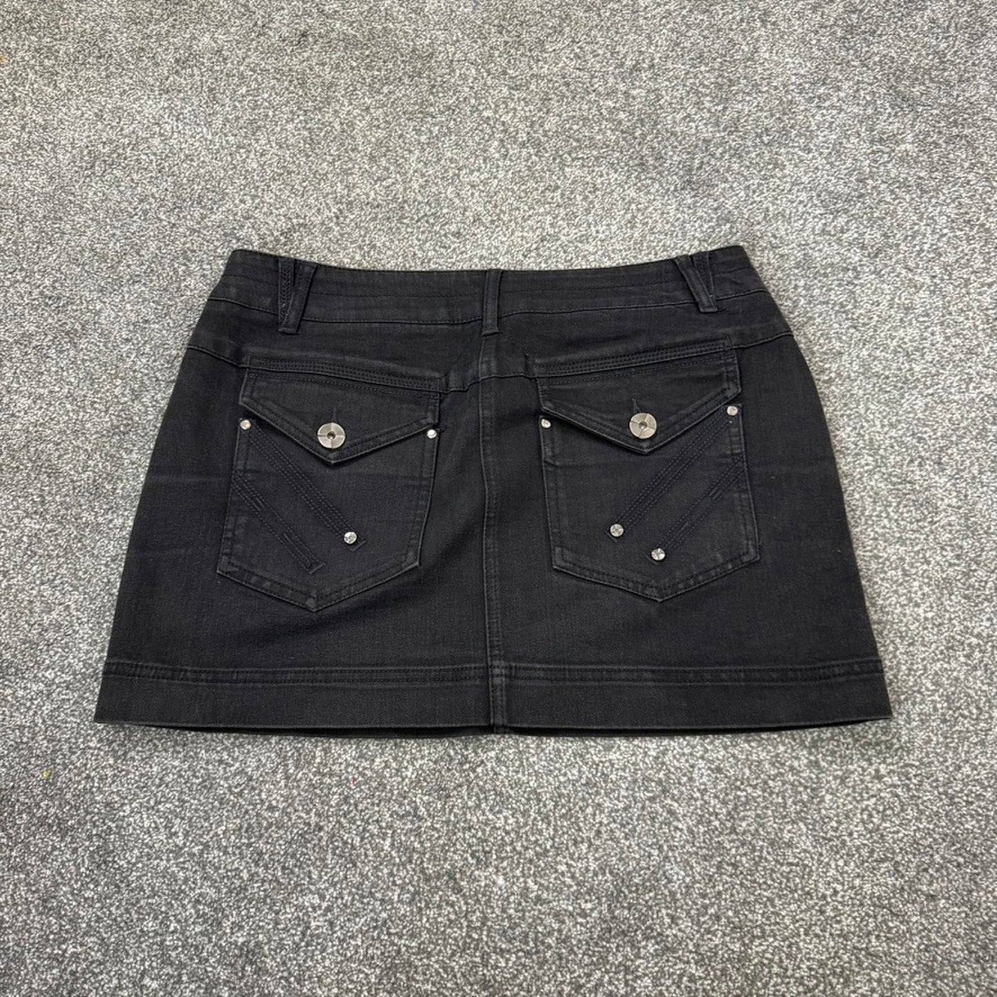 Y2K vintage stretchy mid rise denim mini skirt studded cargo pockets- size 12