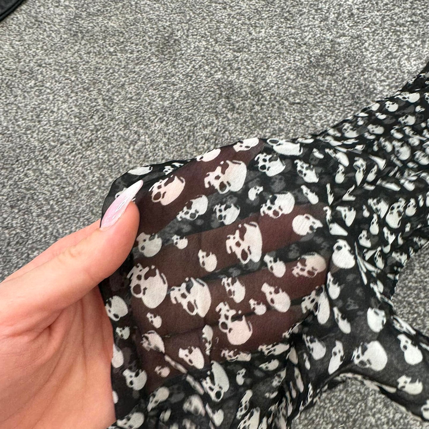 Y2K vintage sheer skull print skinny scarf black white