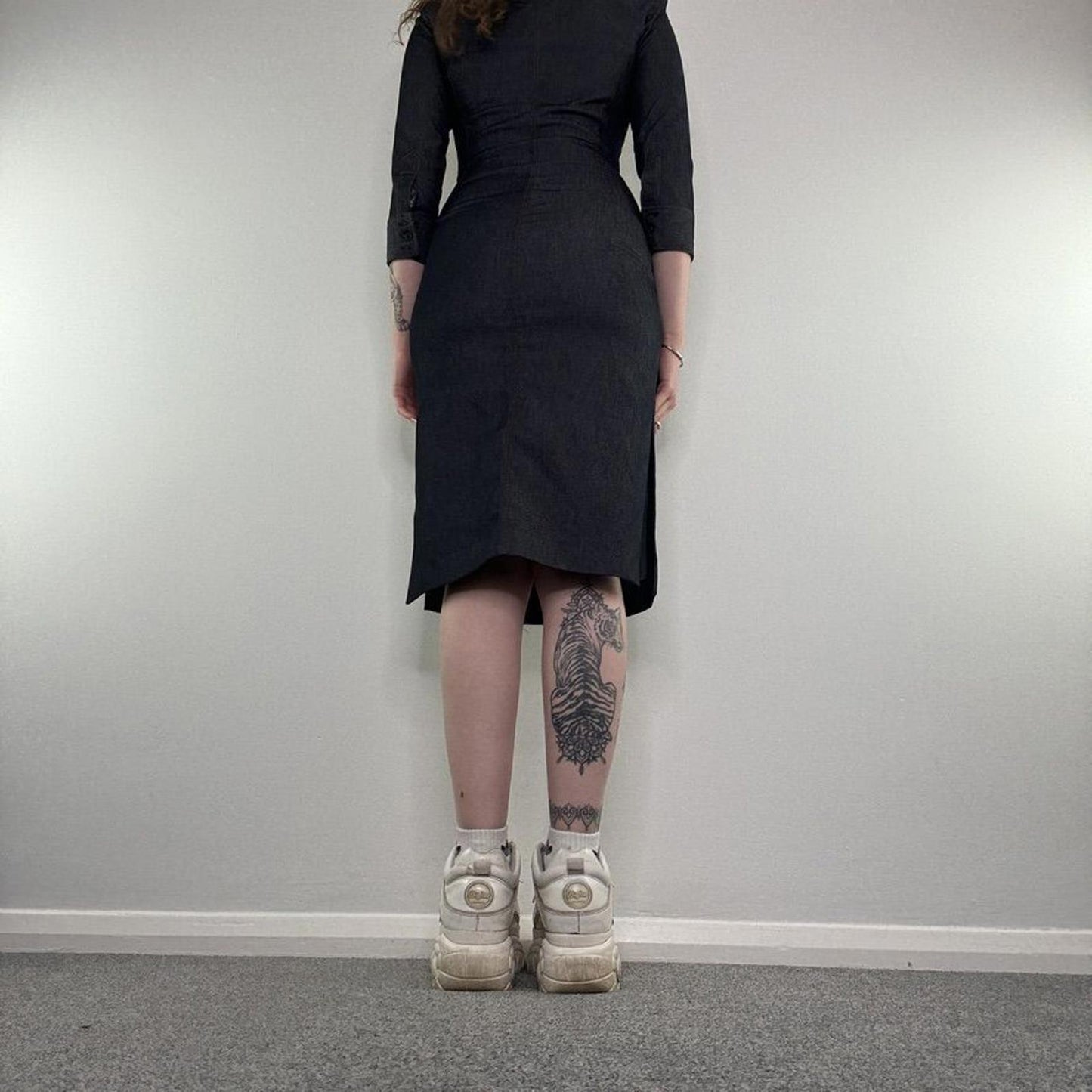 Y2K vintage denim midi dress collared 3/4 sleeve fitted knee length button up