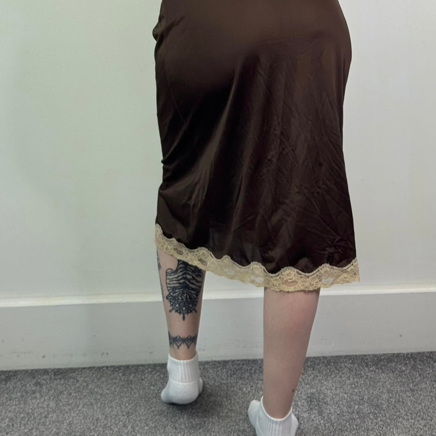 Vintage slip midi skirt lace trim brown cream past knee length
