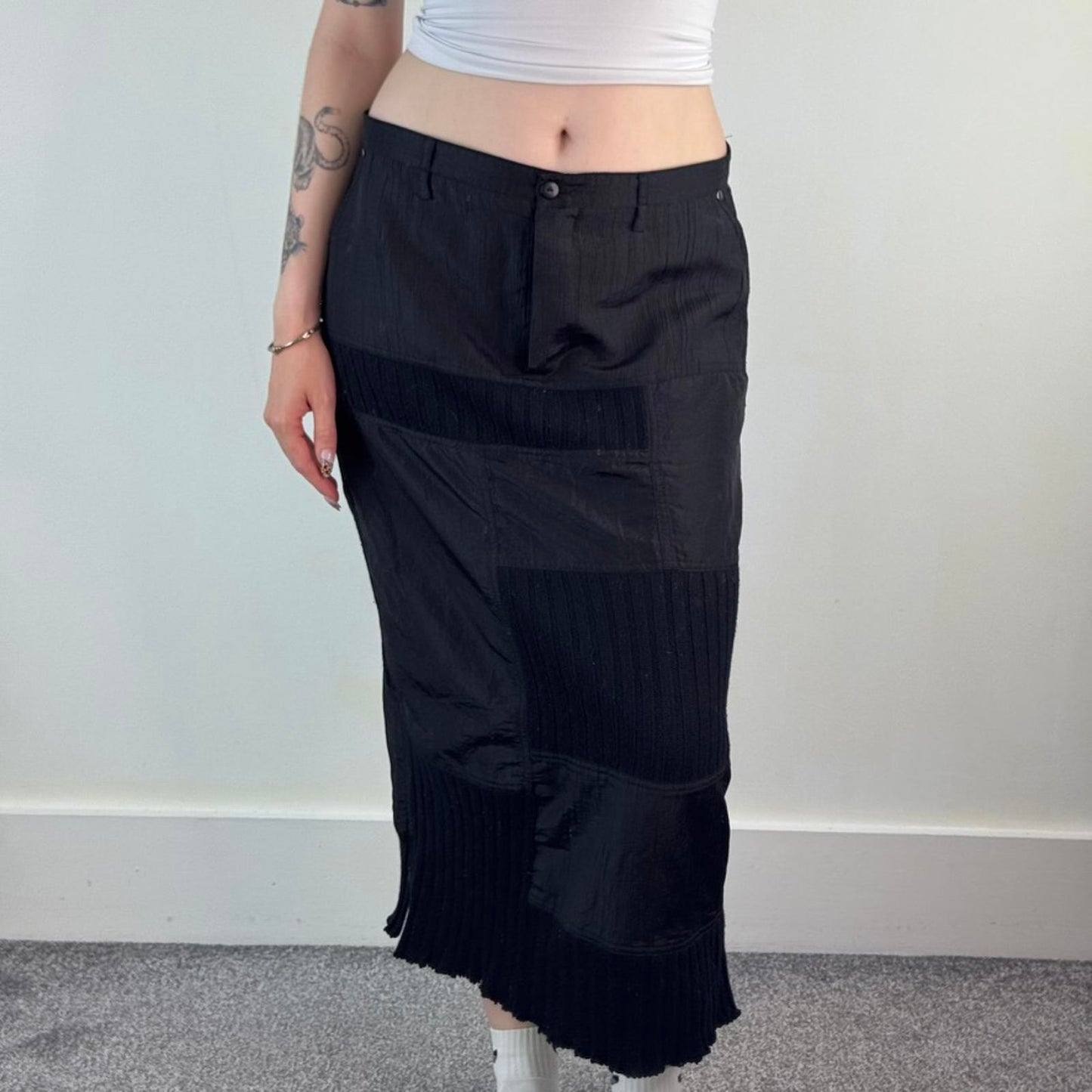 Y2K vintage cargo knit patchwork side pockets black midi skirt