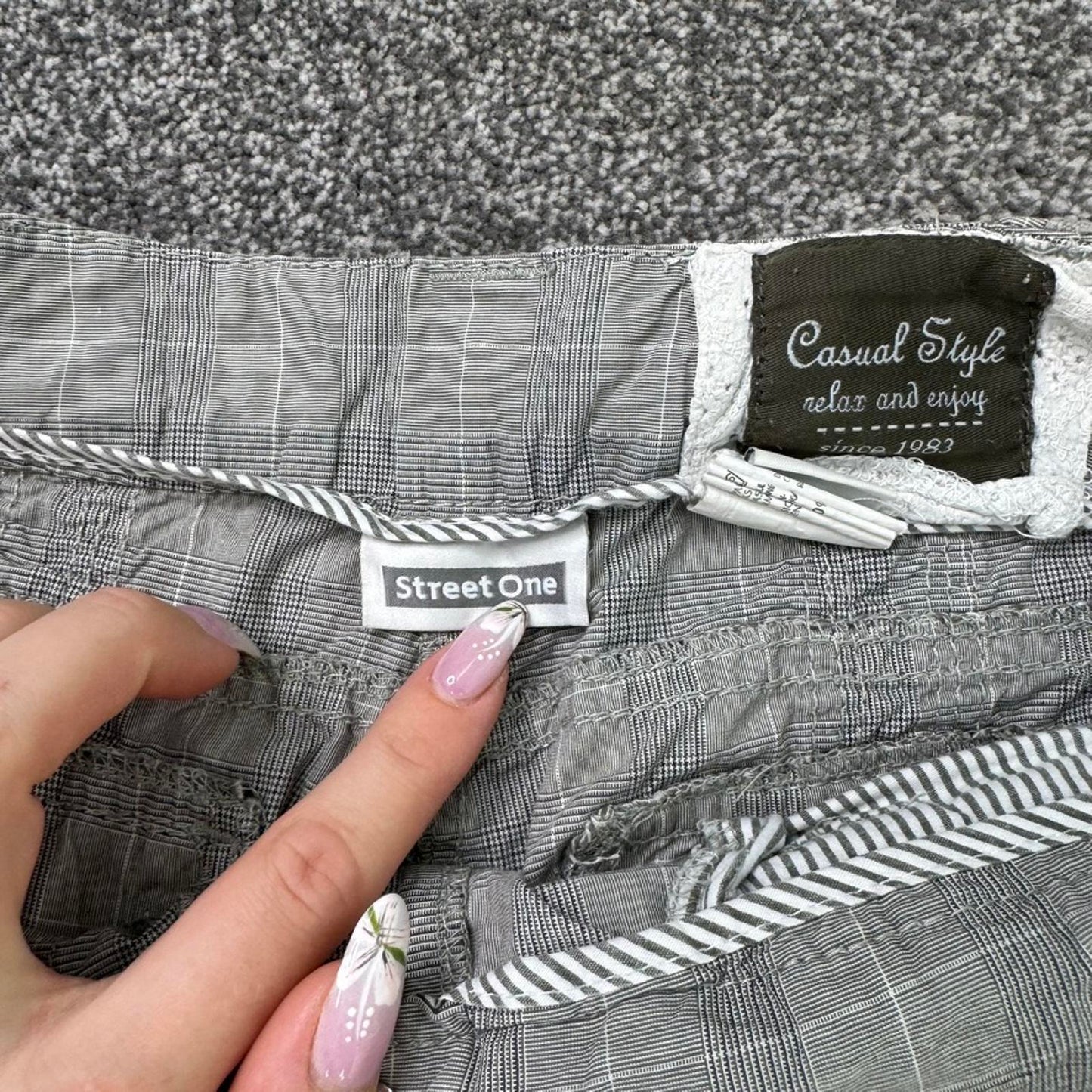 Y2K vintage low rise cropped cargo trousers capri crop plaid tartan toggle