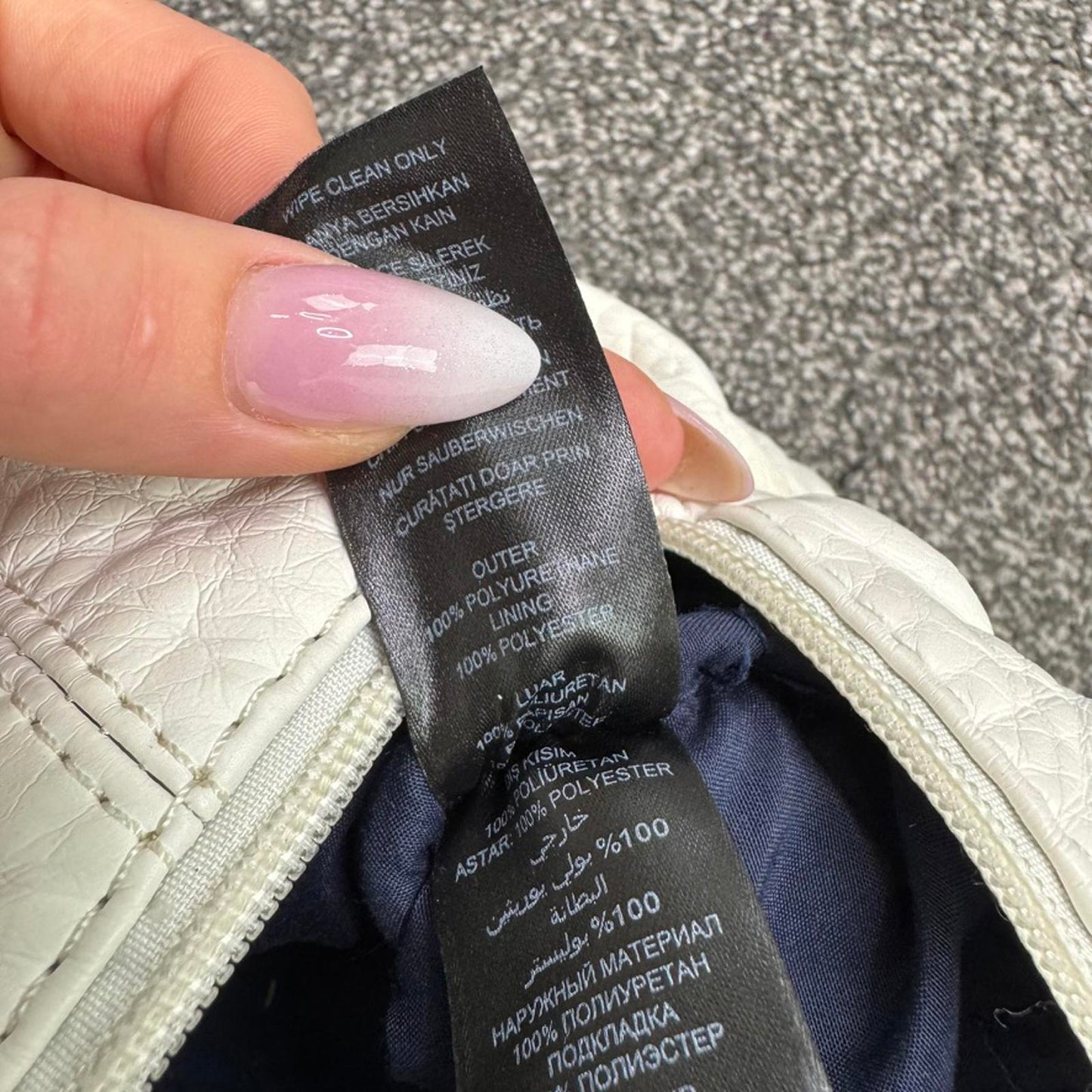 Y2K vintage faux leather white medium shoulder bag flower charm