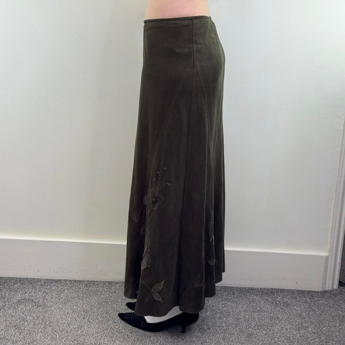 Y2K vintage Per Una maxi skirt faux suede soft material floral embroidered