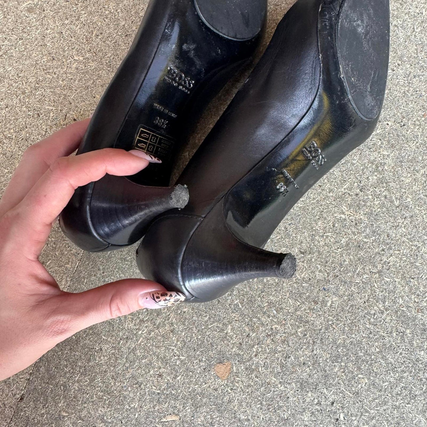 Y2K vintage BOSS Hugo Boss court heel genuine leather perforated pattern pointed