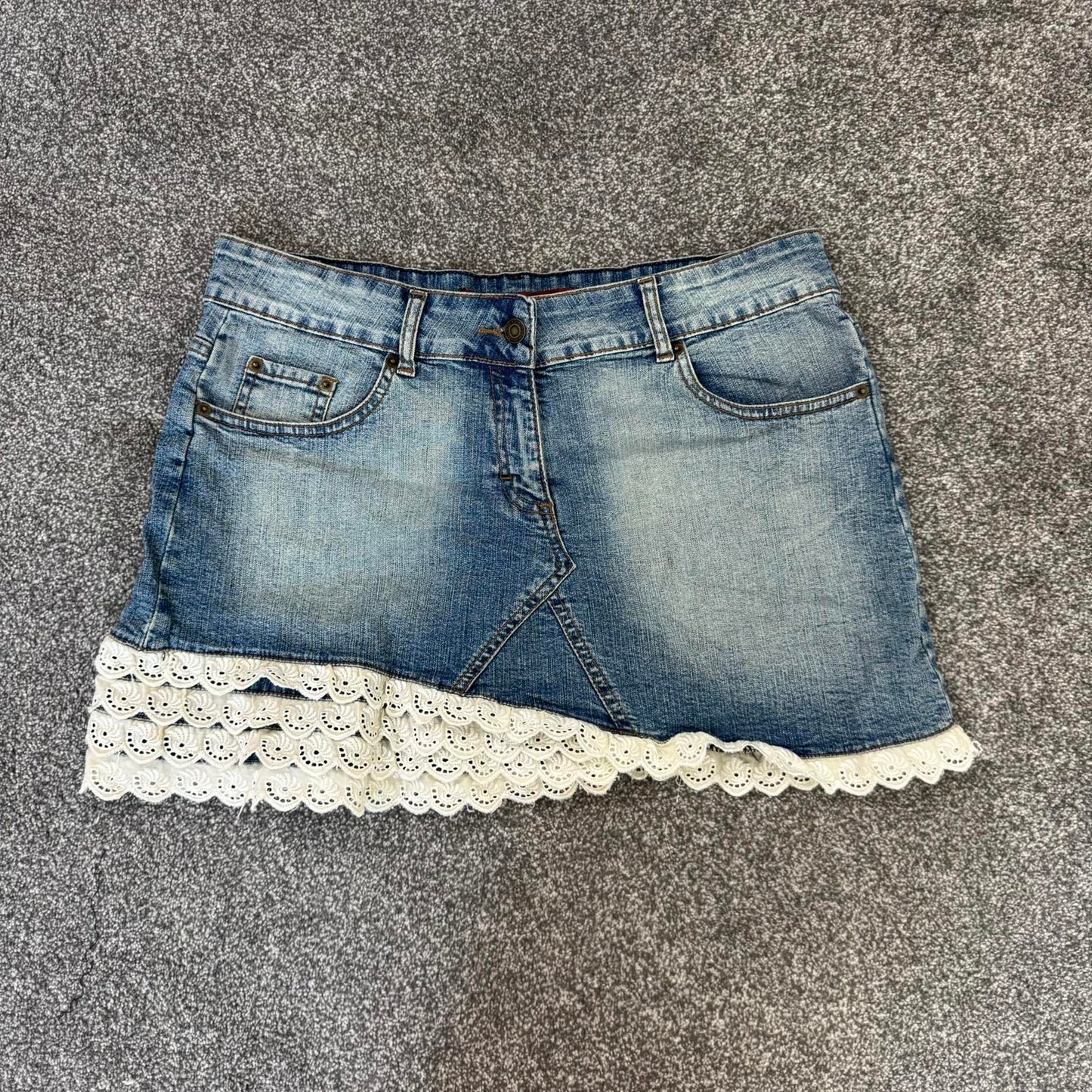 Y2K vintage faded blue denim mini skirt mid rise coquette broderie anglaise trim