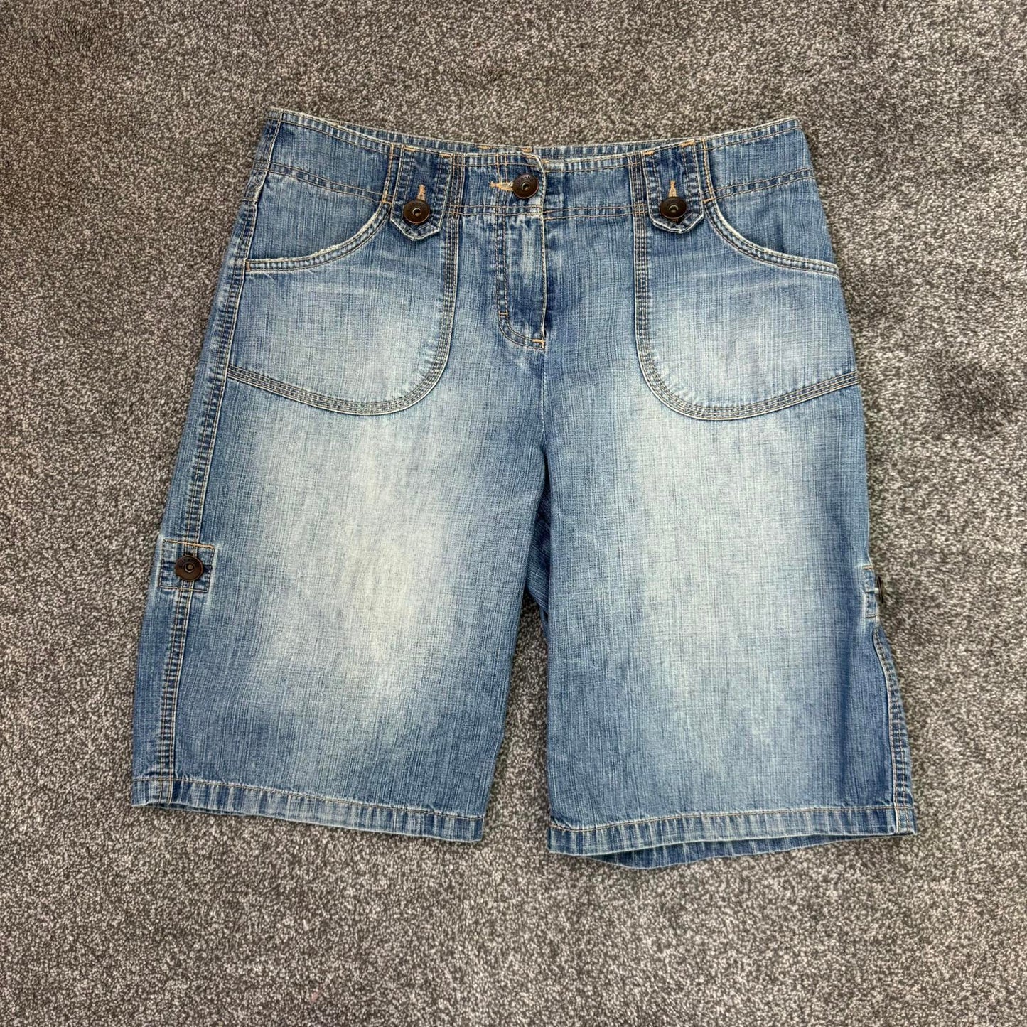 Y2K vintage mid rise jorts denim shorts knee length light faded blue