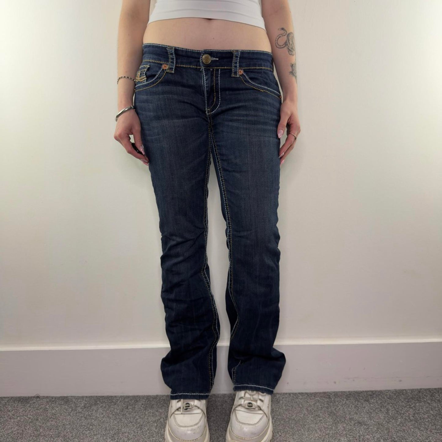 Y2K vintage low rise bootcut denim jeans contrast stitch embroidery dark denim
