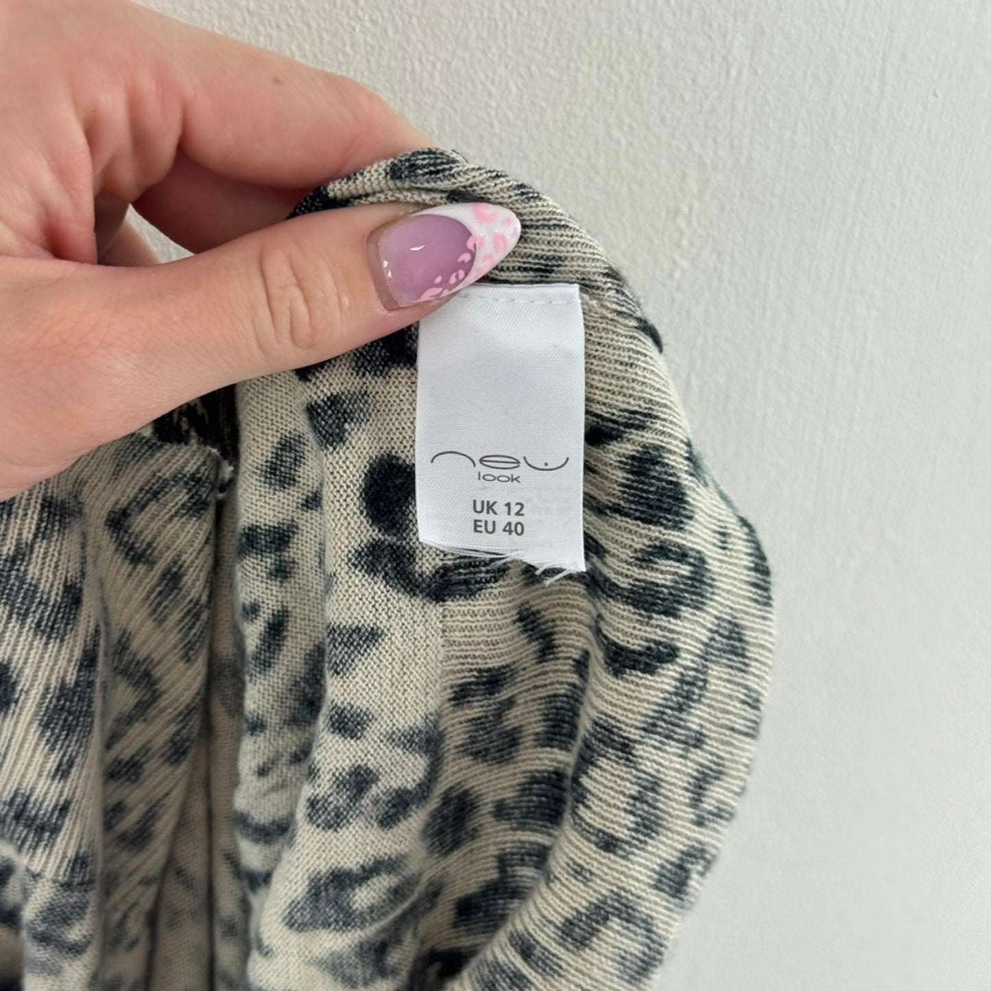 Y2K vintage New Look fine knit leopard print cardigan button up 3/4 sleeve