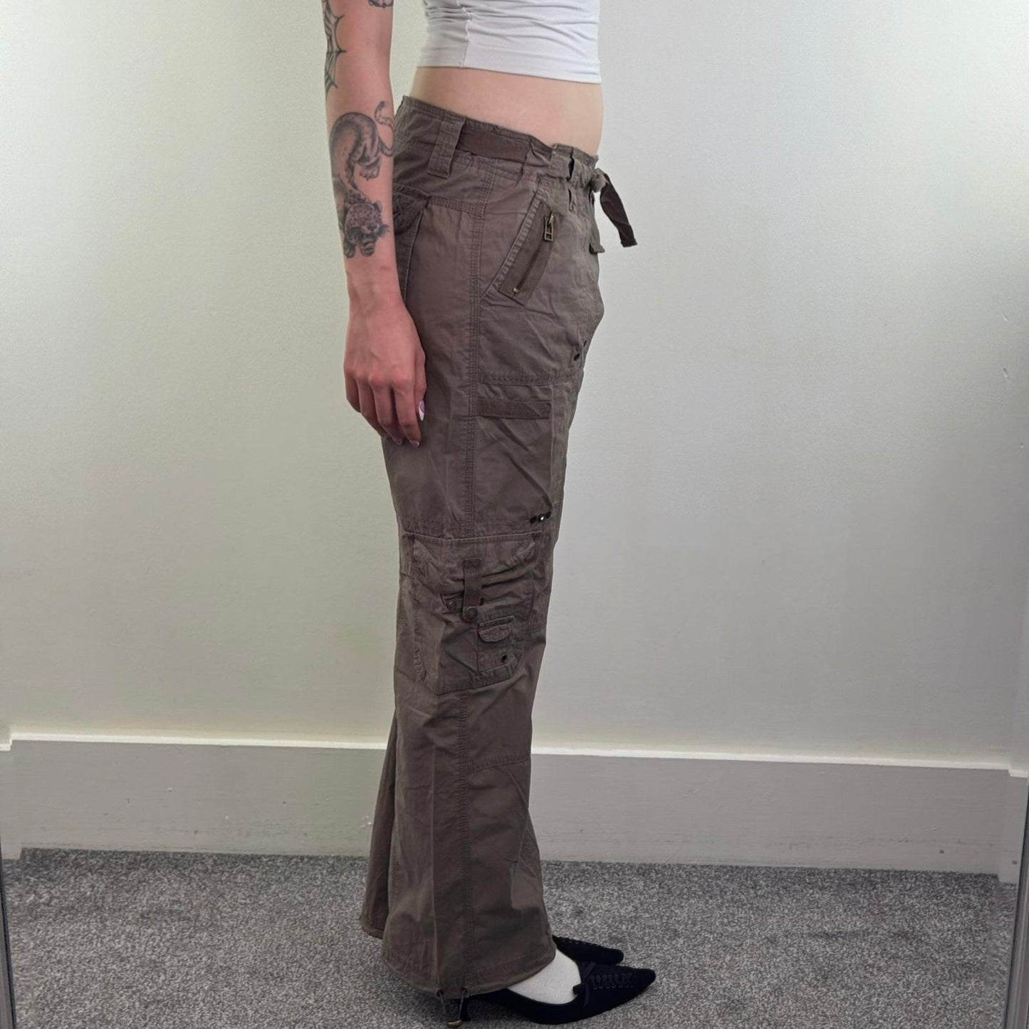 Y2K vintage mid rise baggy cargo trousers bow pockets utility studded grommets