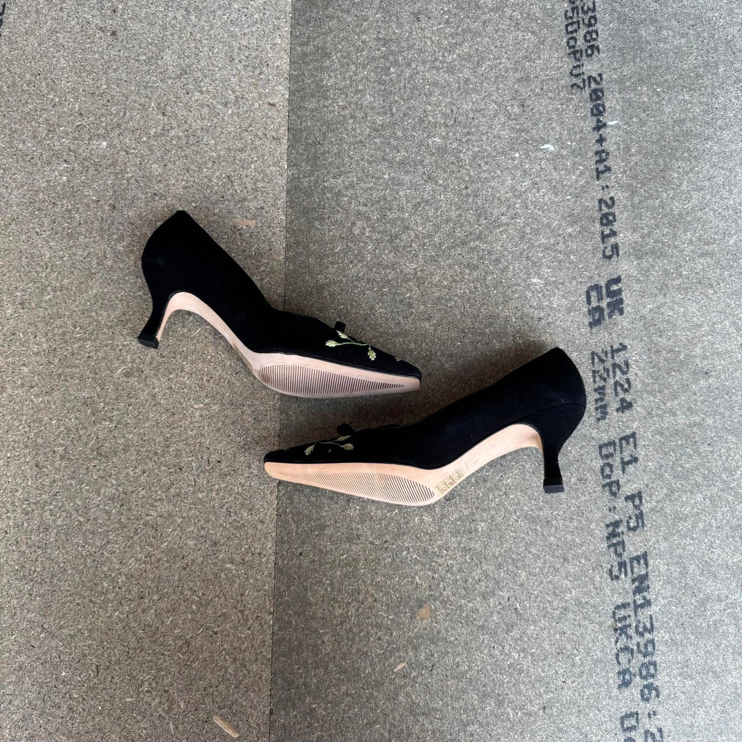 Y2K vintage LK Bennett suede heel floral embroidered square toe bow court heel