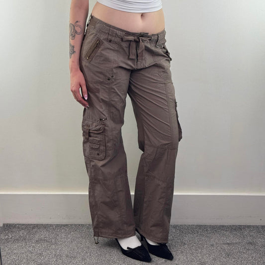 Y2K vintage mid rise baggy cargo trousers bow pockets utility studded grommets