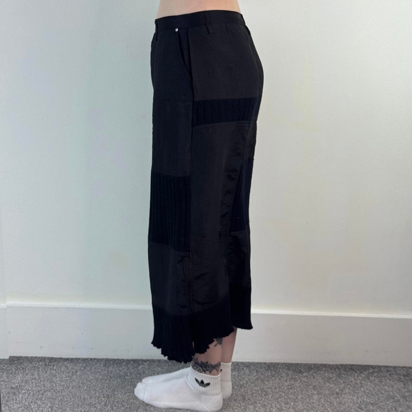 Y2K vintage cargo knit patchwork side pockets black midi skirt
