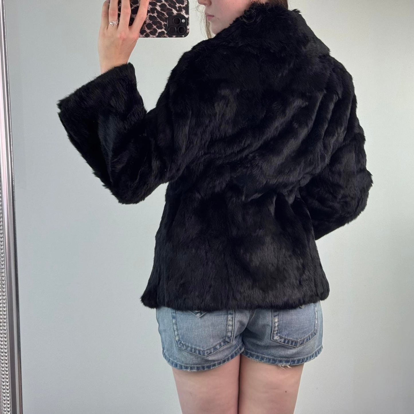 Vintage genuine fur short coat hook and eye bow v neck collared side pockets
