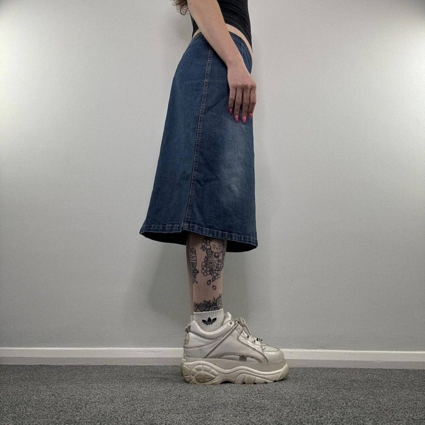 Y2K vintage faded denim midi skirt stretchy knee length blue wash