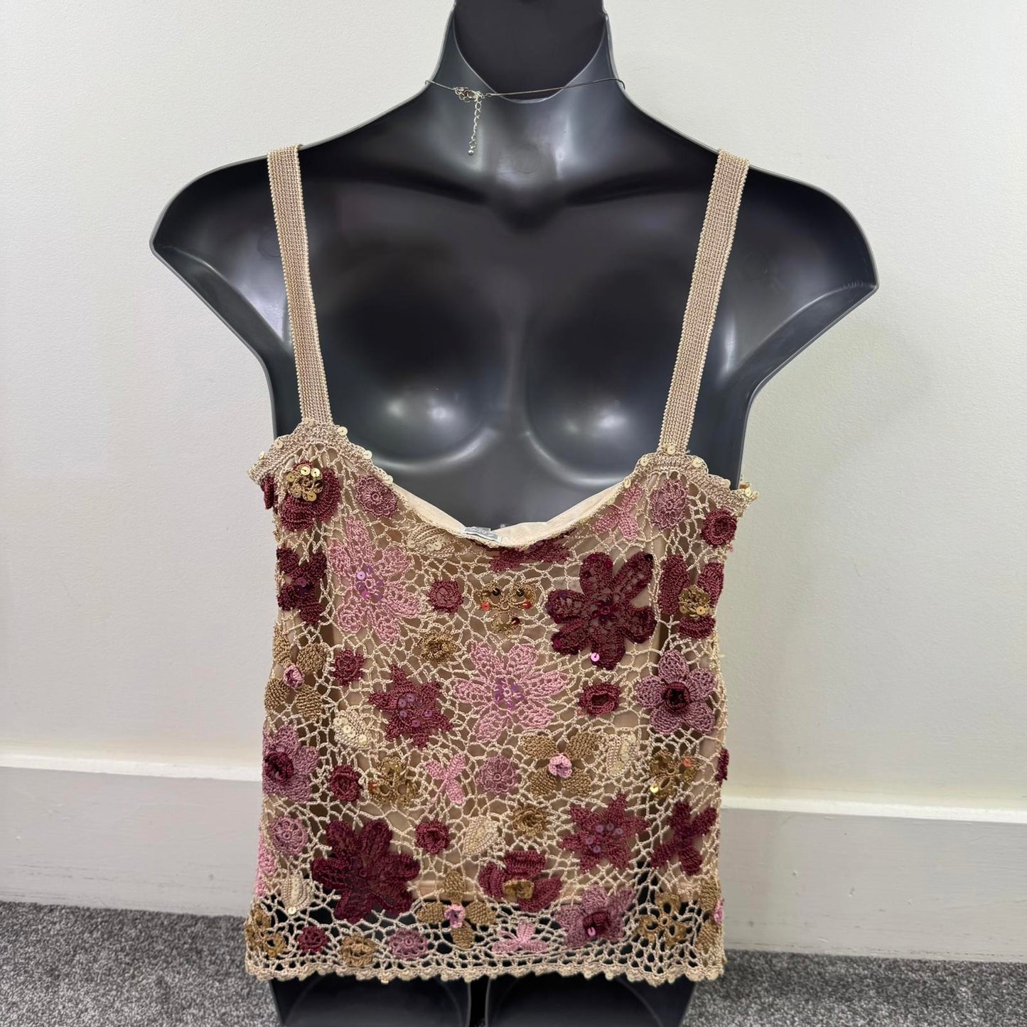Y2K vintage Etam crochet tank top floral v neck sequin pink gold beige
