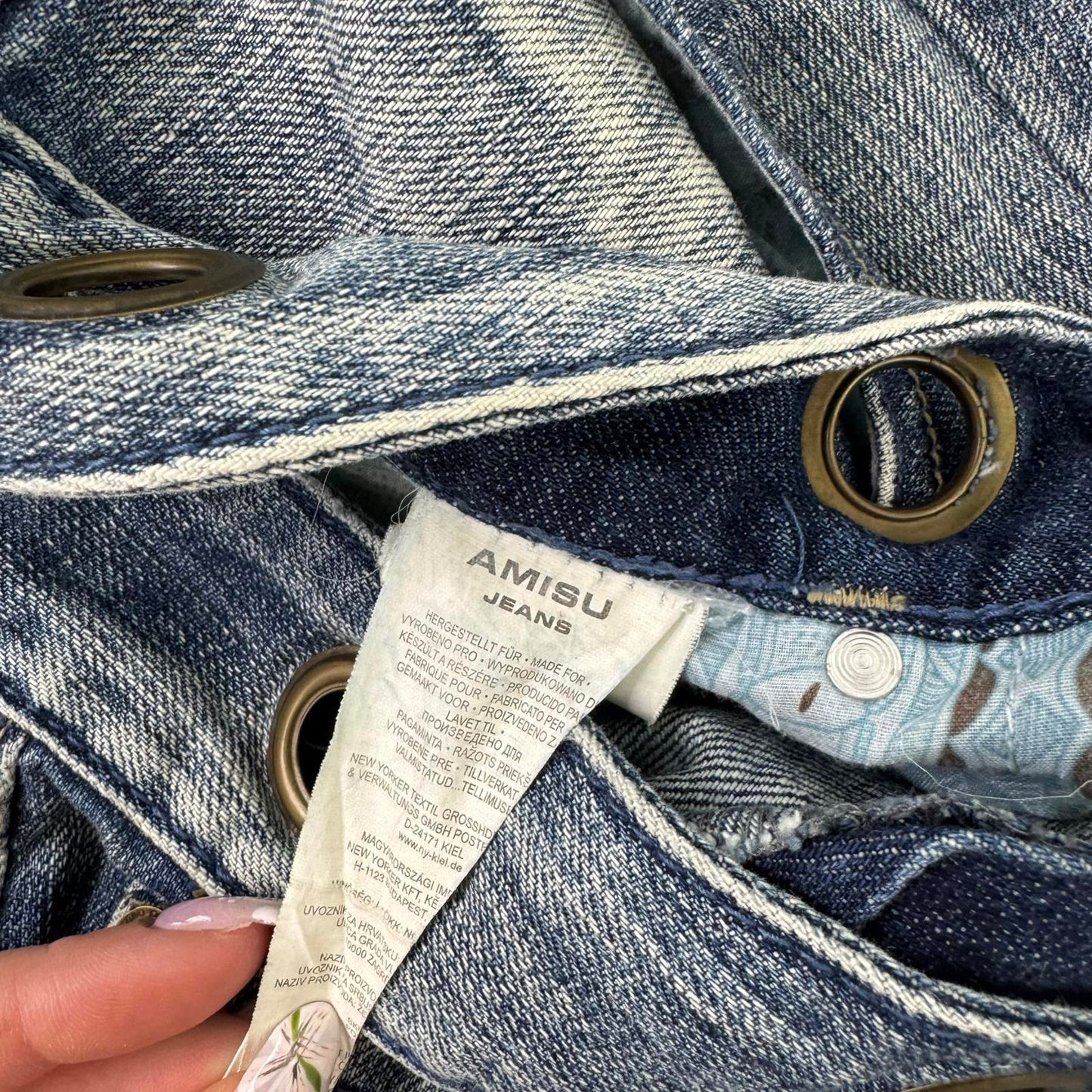 Y2K vintage low rise capri cropped denim shorts faded blue grommet