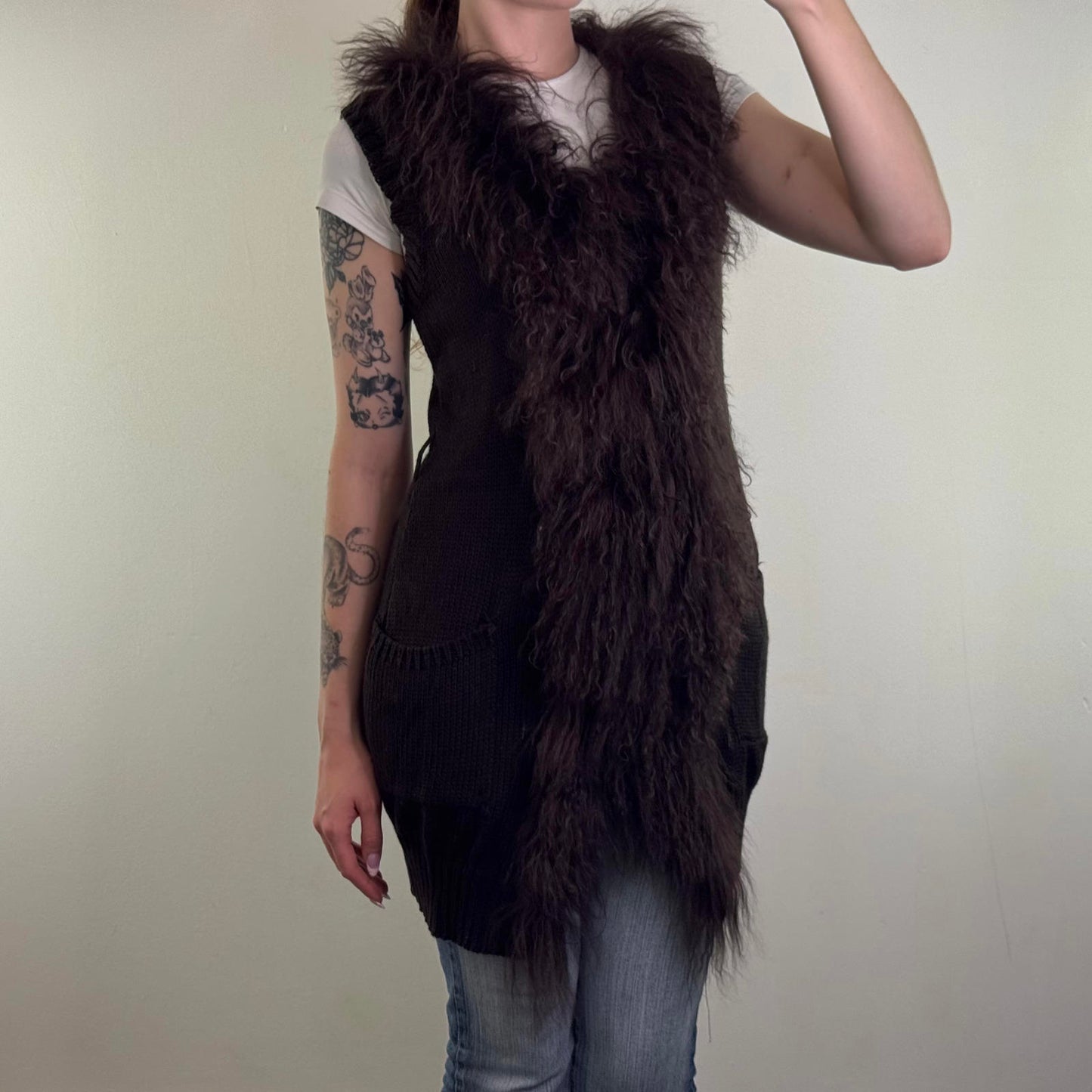 Y2K vintage afghan wool fur trim sleeveless cardigan cable knit fitted long