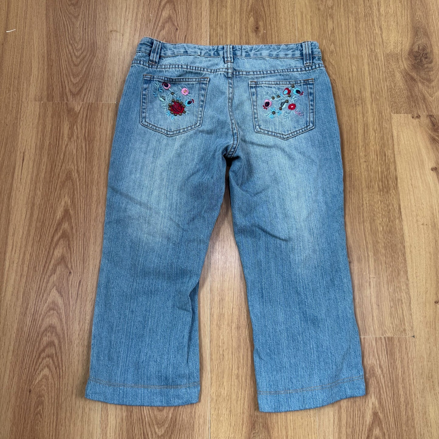 Y2K vintage capri jeans denim cropped low rise floral embroidery boho studded