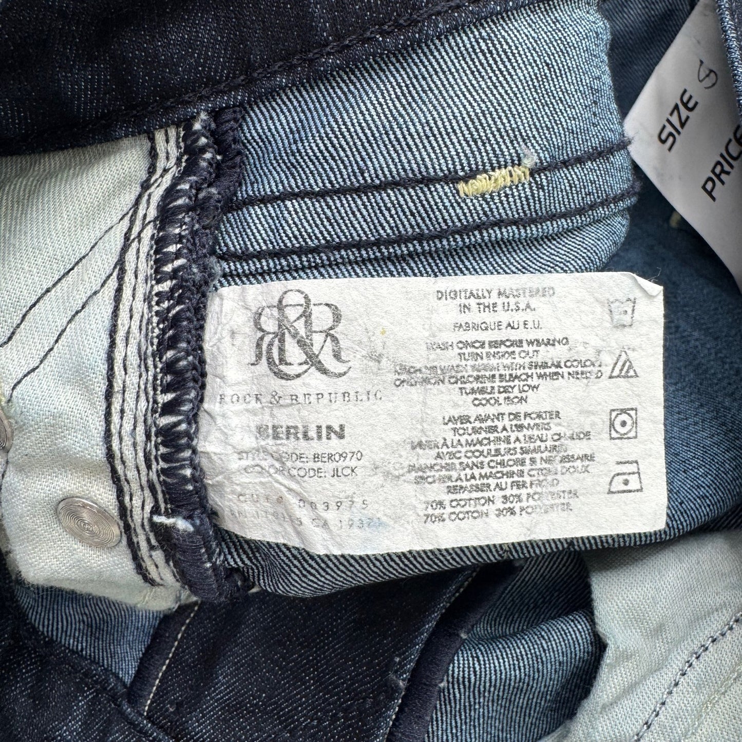 Vintage Rock & Republic jeans straight leg dark denim crown embroidered low rise