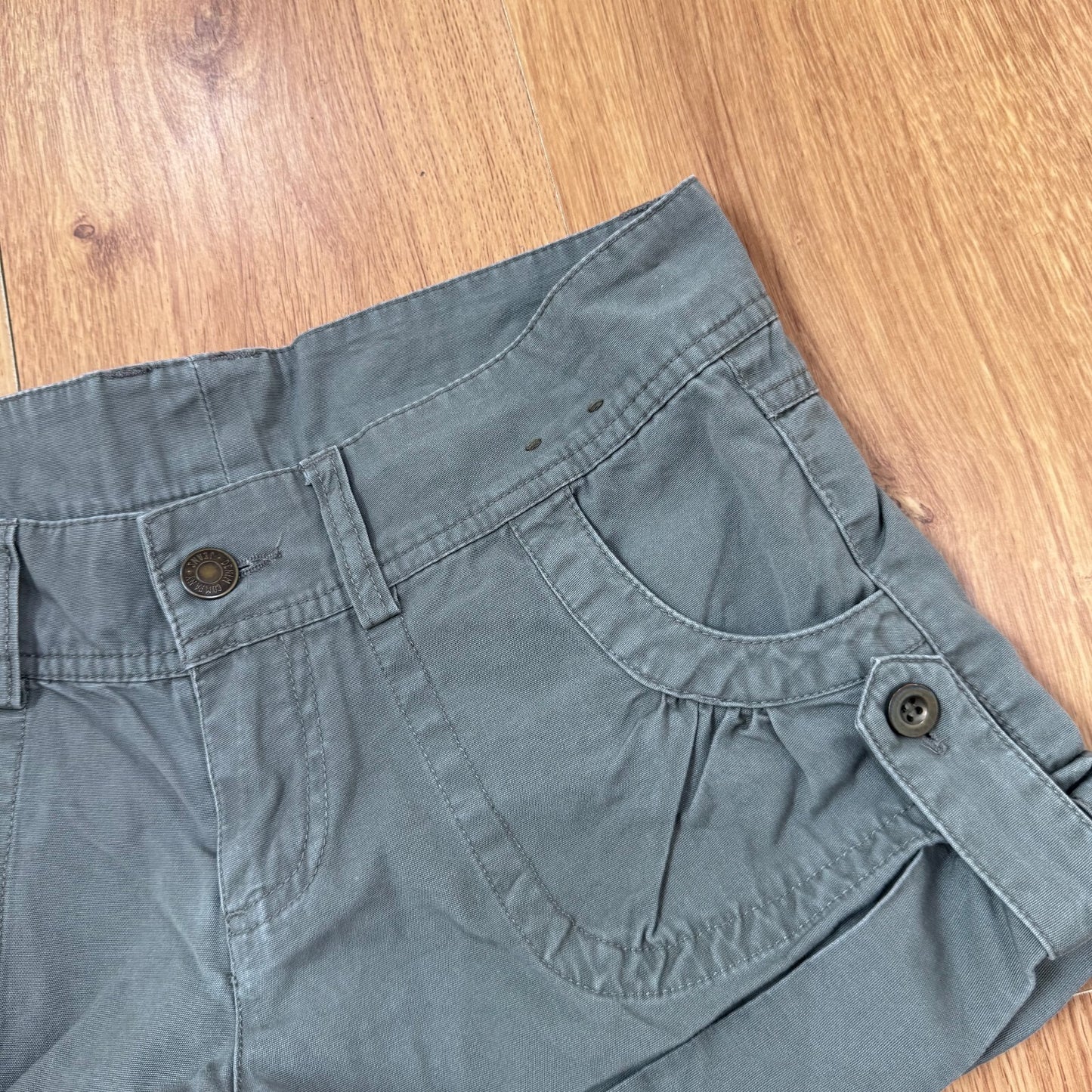 Y2K vintage low rise mini shorts chino buttons cargo pockets khaki