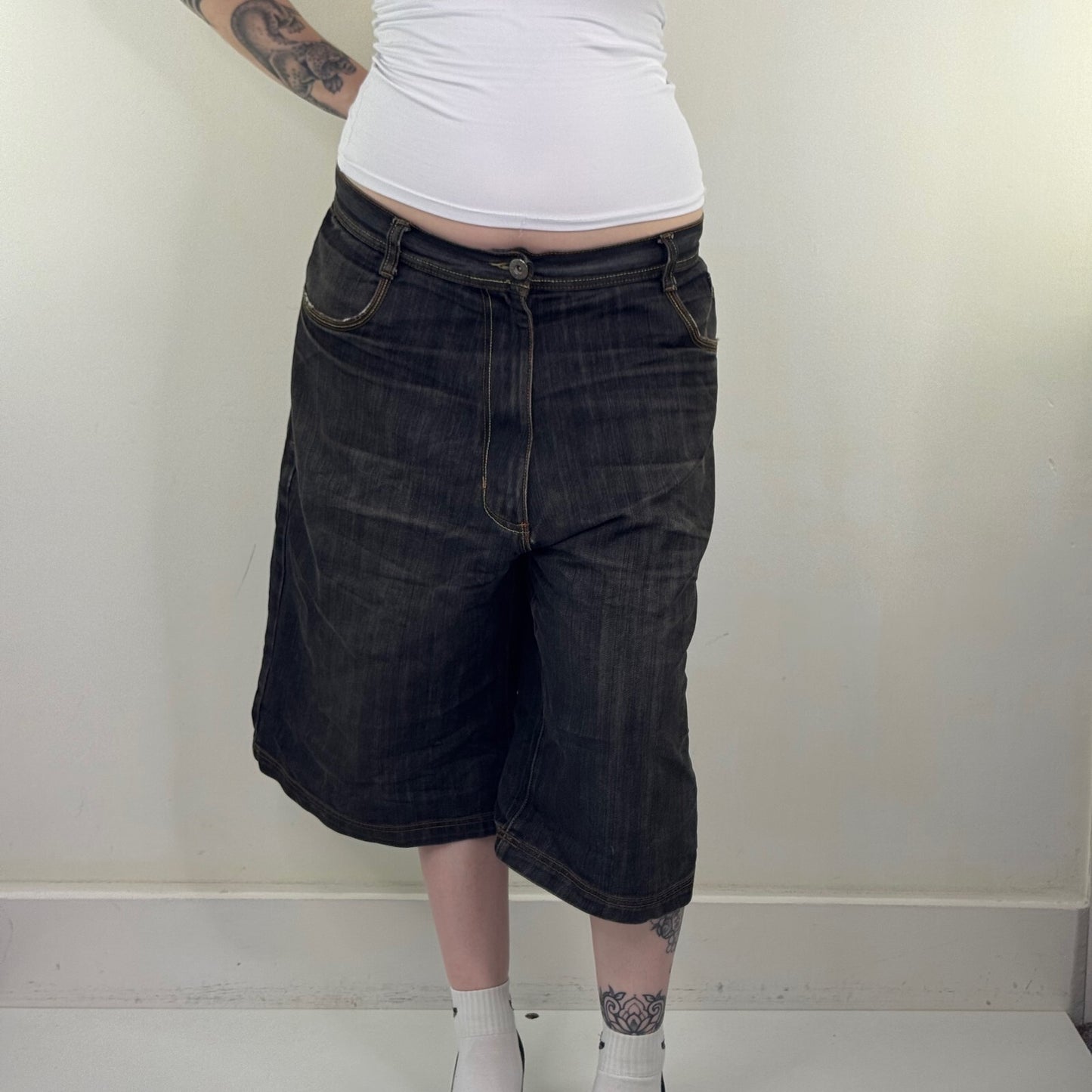 Y2K vintage jorts denim shorts embroidered crown dark grey wash contrast baggy