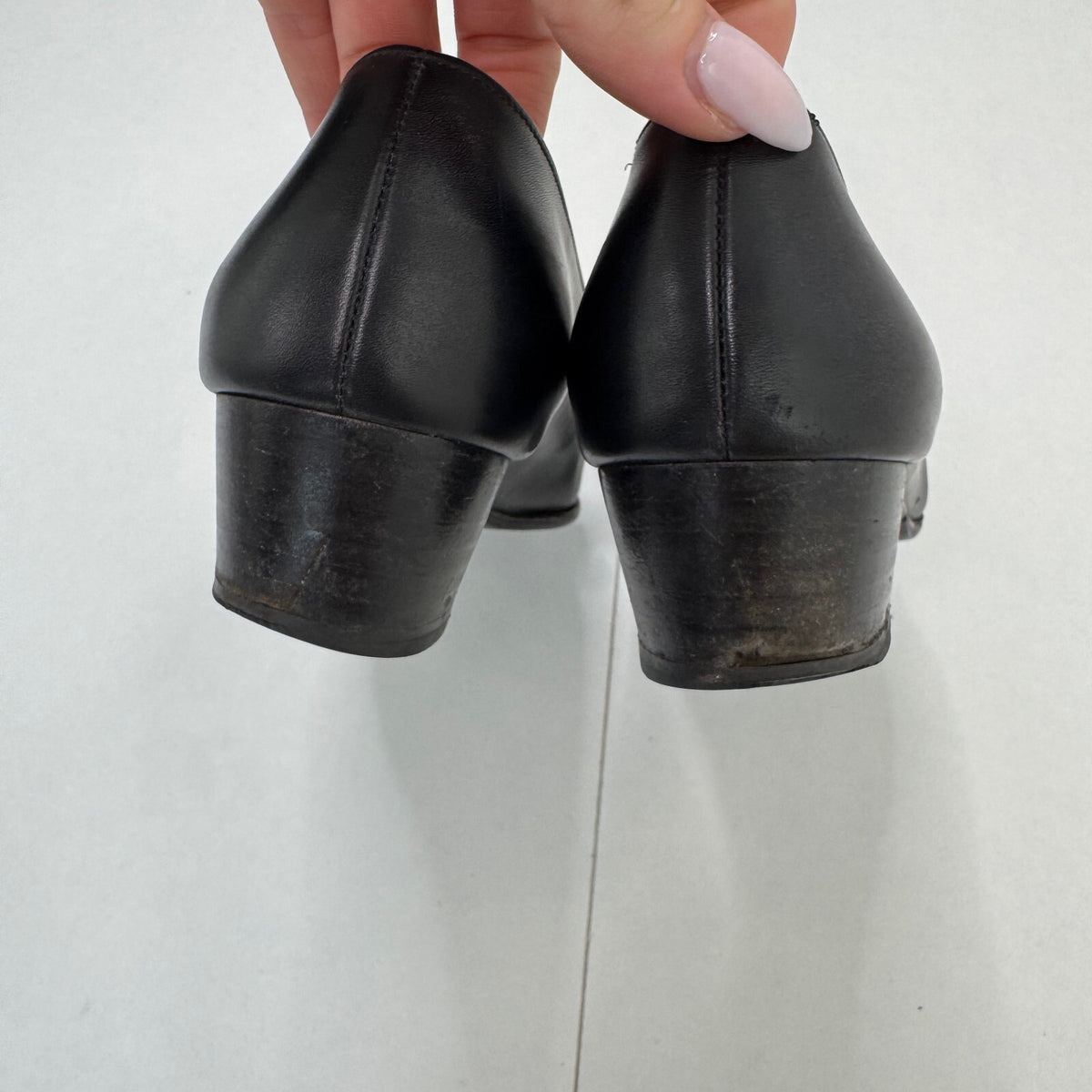Vintage Salvatore Ferragamo genuine leather bow court shoes block low heel