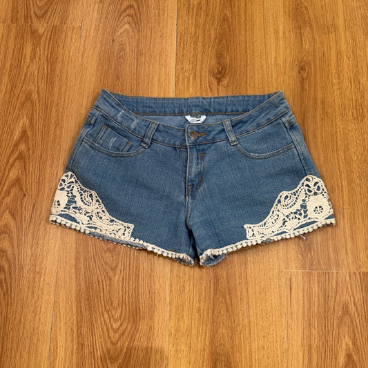 Y2K vintage denim mini shorts low rise lace trim stretchy mid blue wash boho