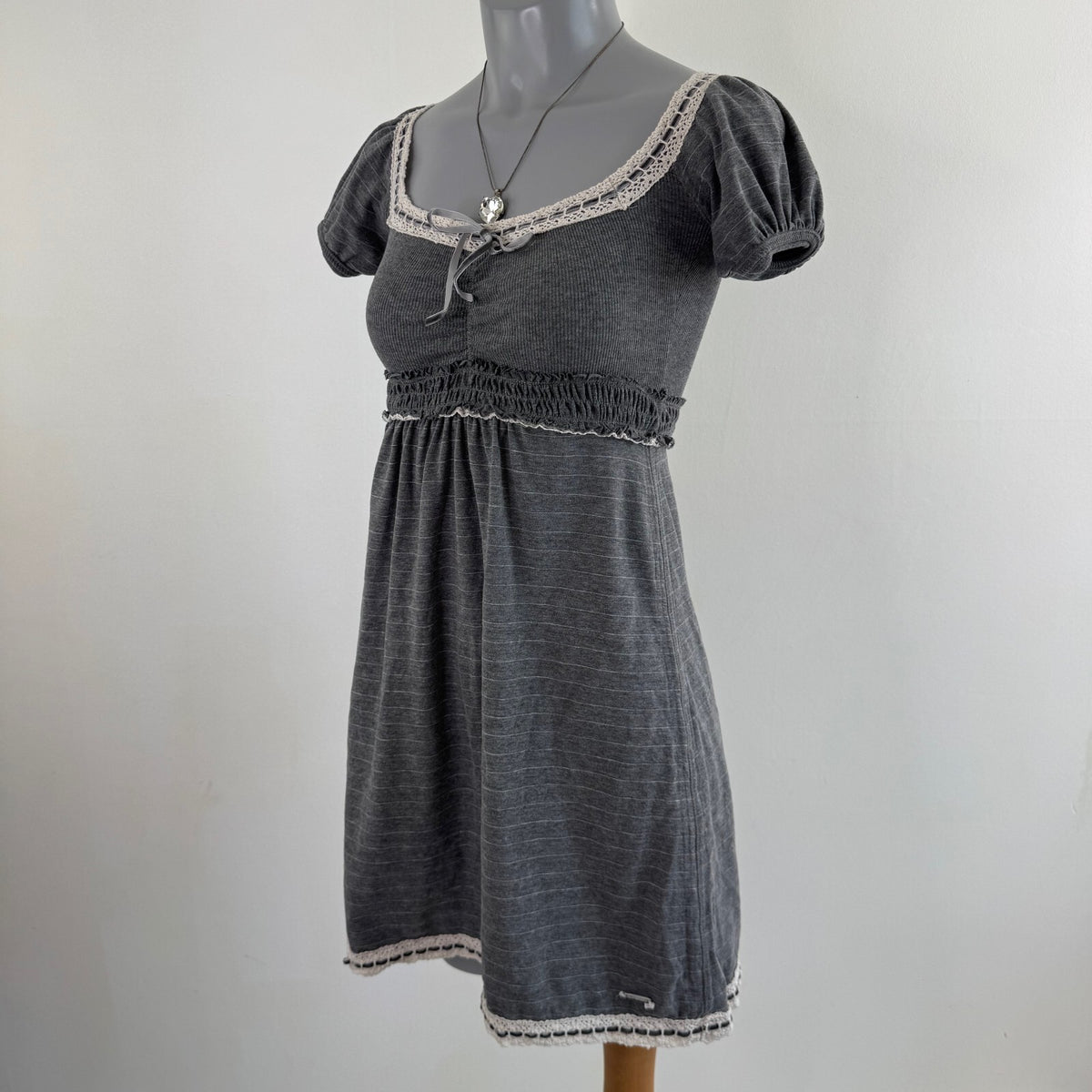 Y2K vintage mini dress coquette stripe a line puff sleeve short bow ruched grey