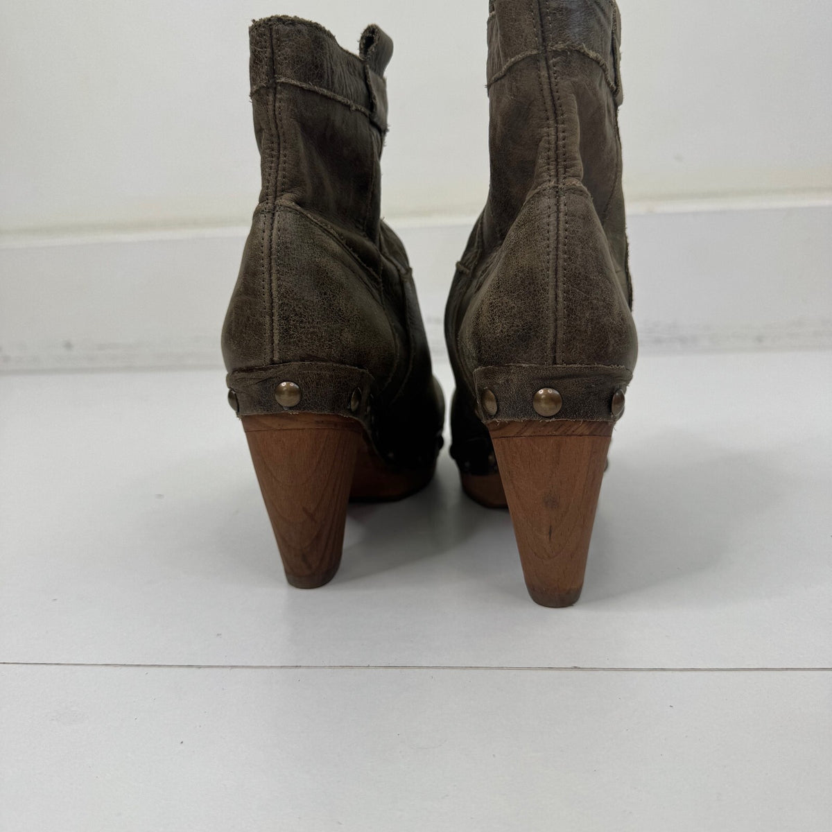 Vintage genuine leather boots studded heels wooden short 2010s archive khaki