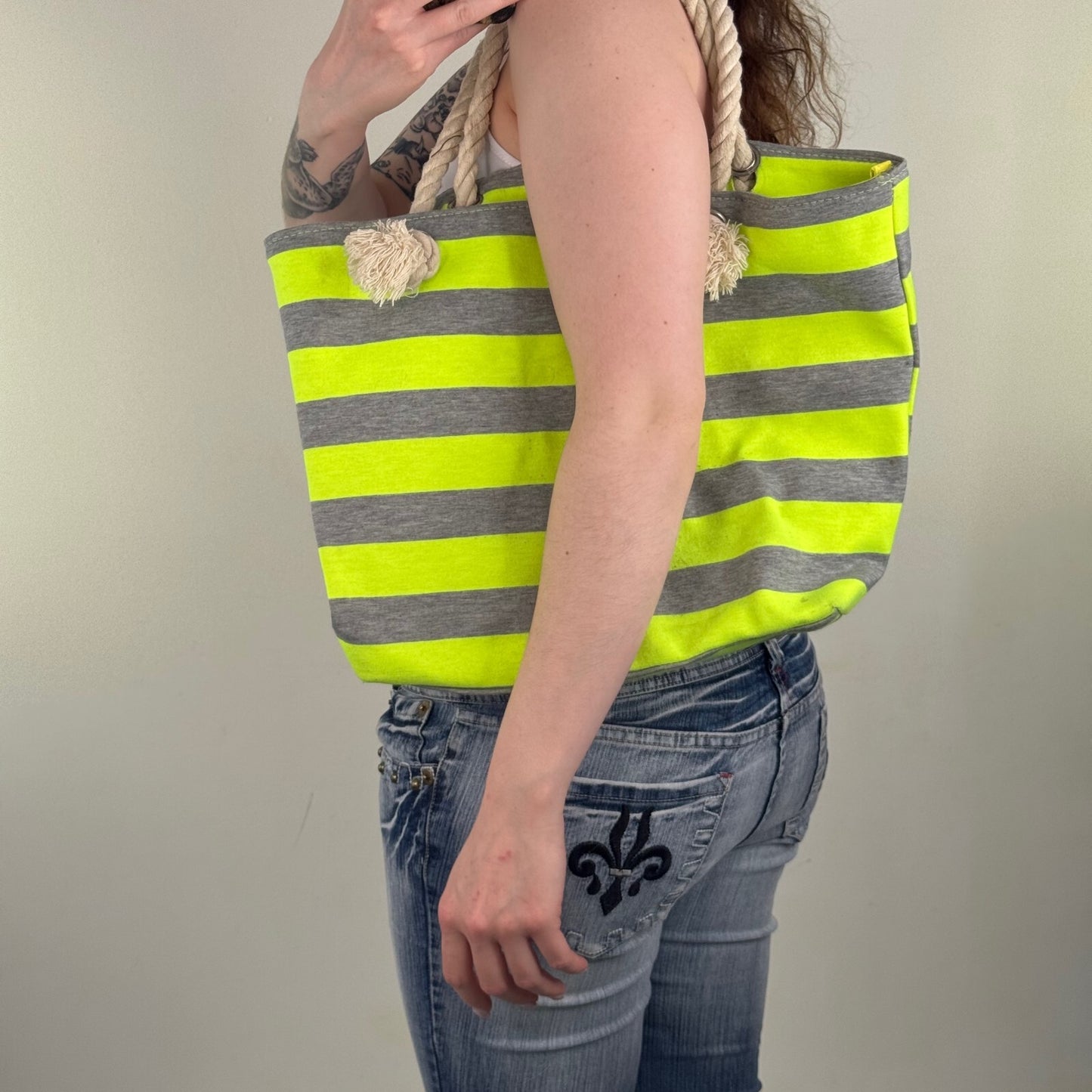 Vintage shoulder bag large tote neon grey yellow stripe beach 2010s braided rope