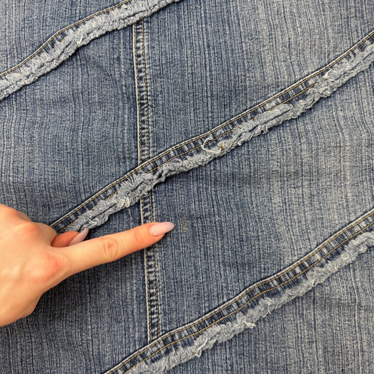 Y2K vintage denim maxi skirt fraying hem pattern stretchy faded blue wash a line