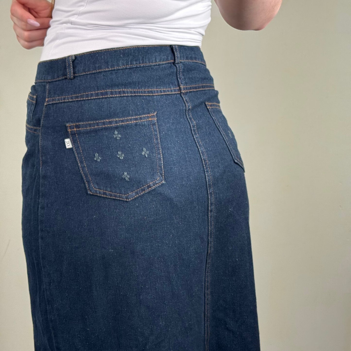 Y2K vintage maxi skirt denim dark blue wash fraying hem slit distressed pockets