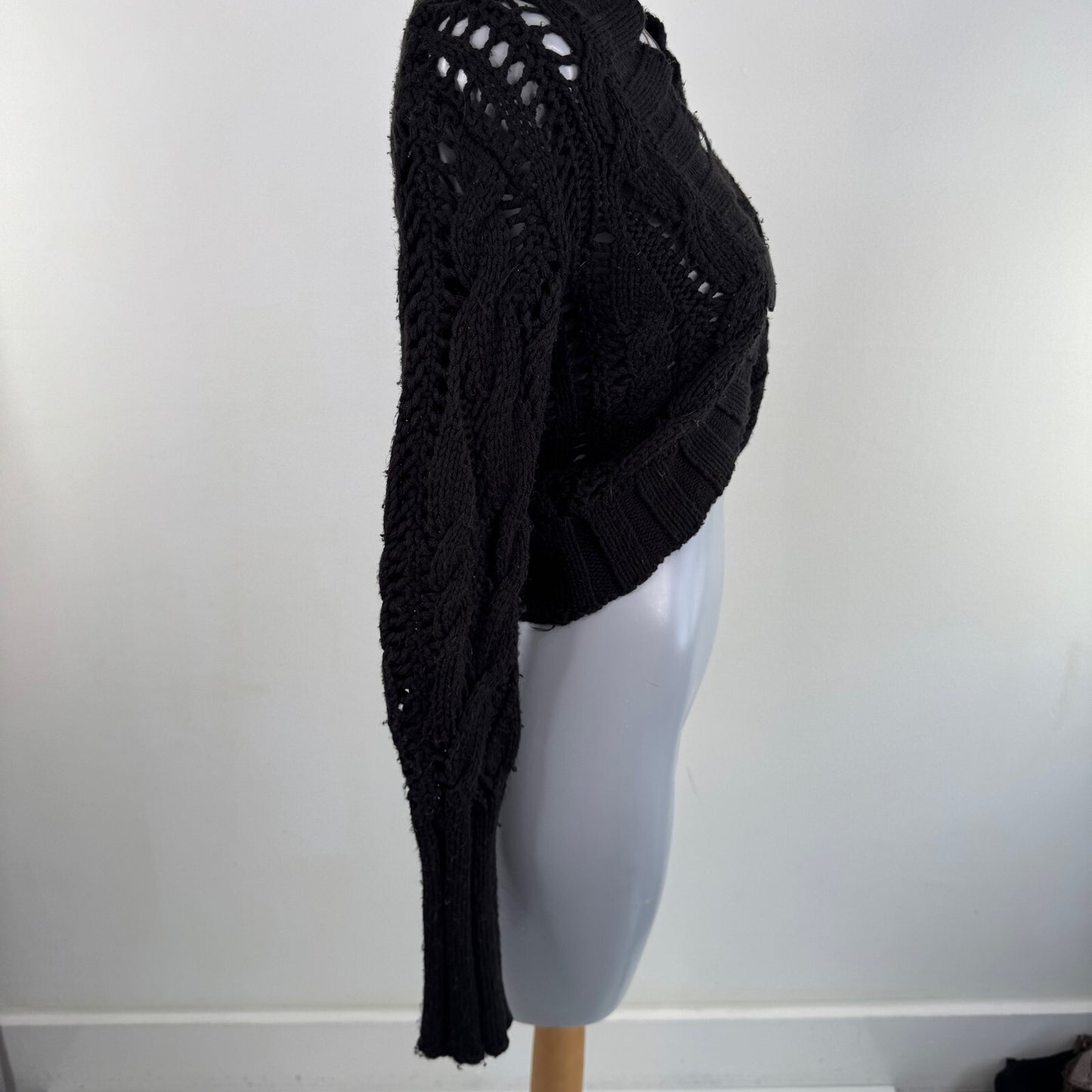 Y2K vintage Bay cardigan crop v neck chunky cable knit square button up black