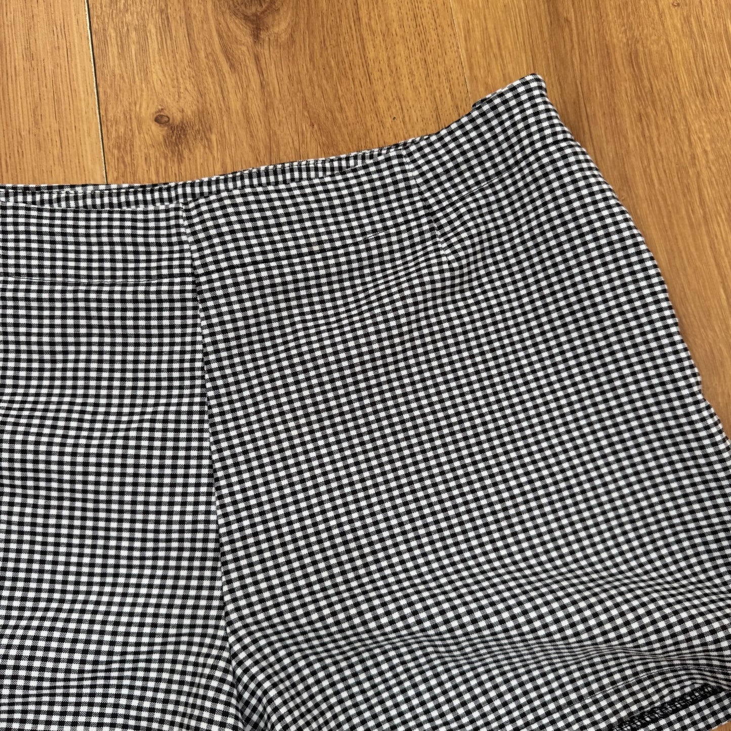 90s vintage mini shorts gingham check mid rise hot pants stretchy black white