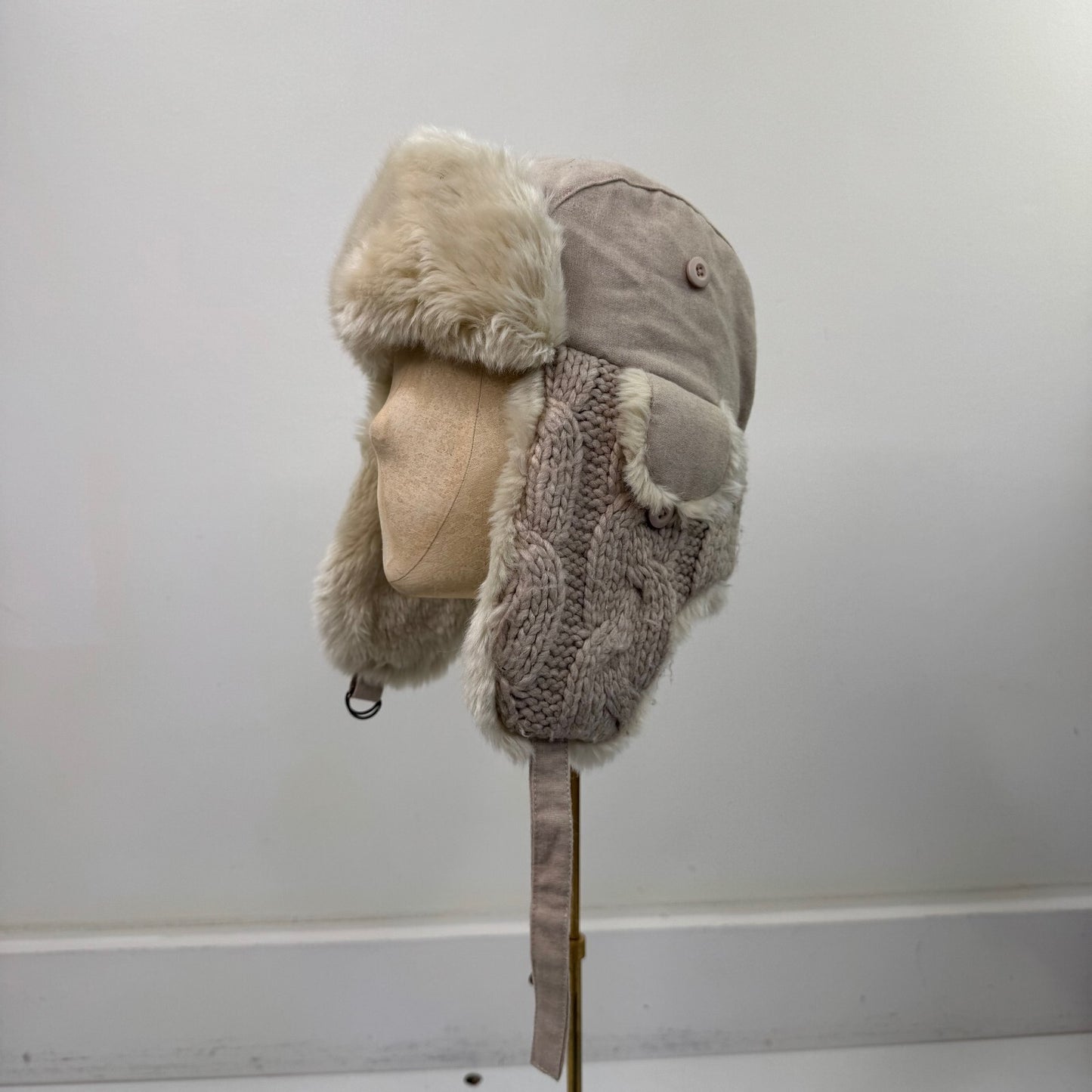 Y2K vintage trapper hat faux fur trim cable knit beige cream wool blend