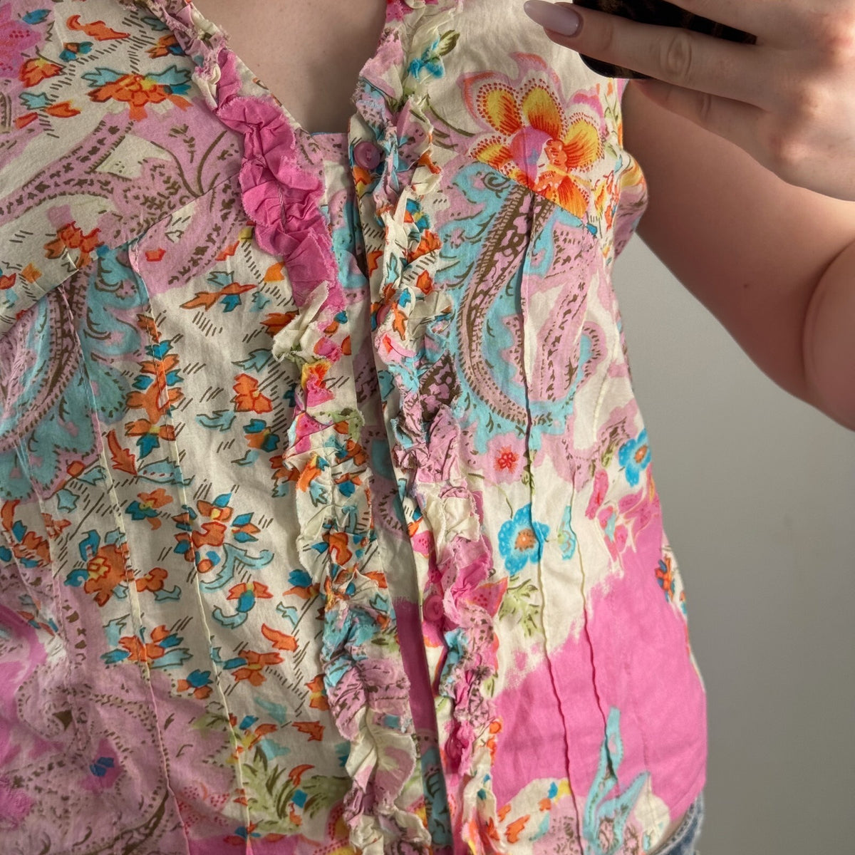 Y2K vintage floral blouse sleeveless button up tie back bow v neck ruffle