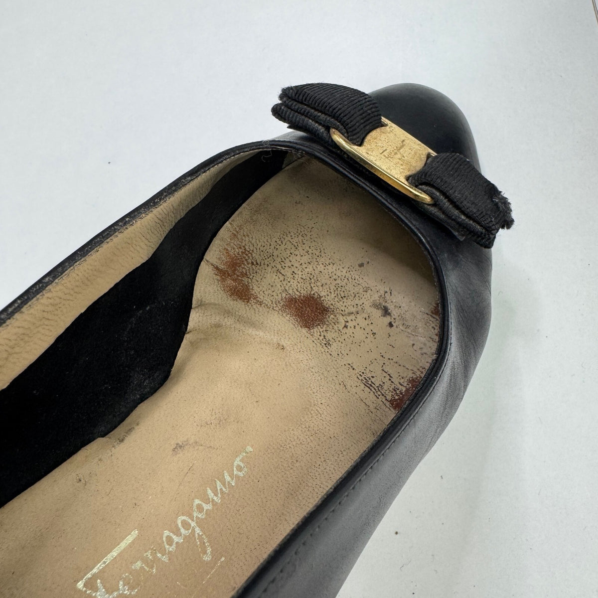 Vintage Salvatore Ferragamo genuine leather bow court shoes block low heel