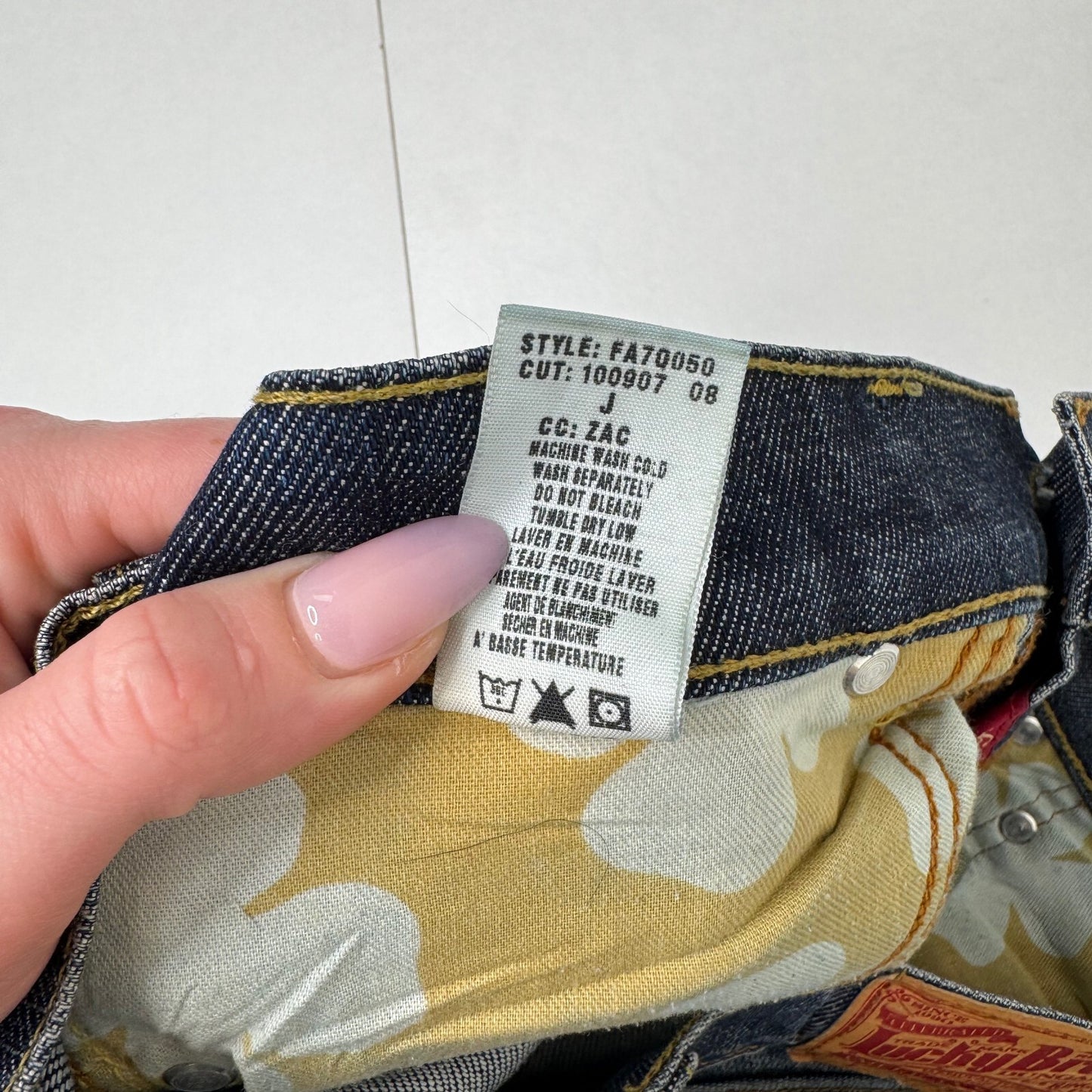Y2K vintage Lucky Brand straight leg denim jeans dark faded denim wash you