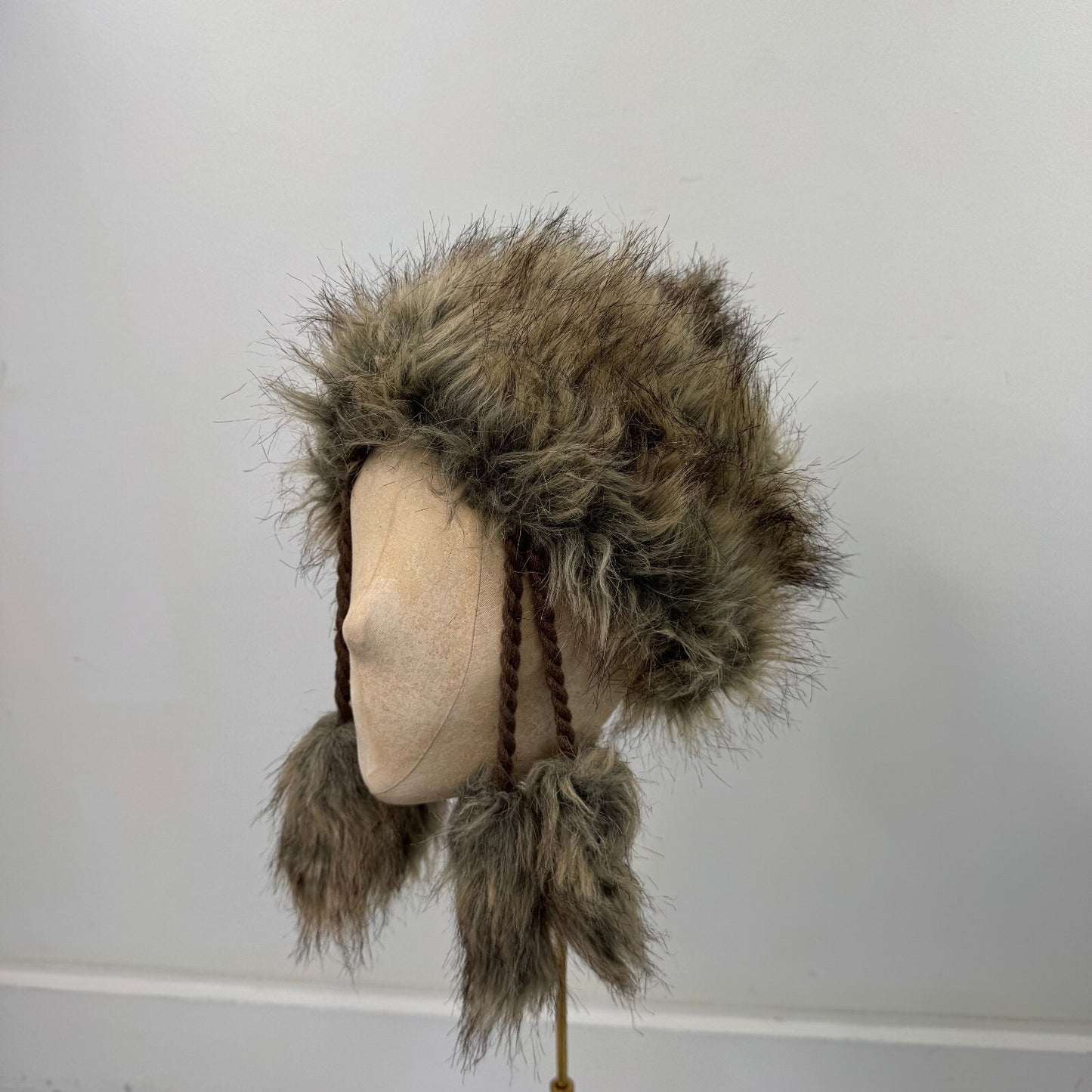Y2K vintage trapper hat faux fur pom poms cable knit brown unisex