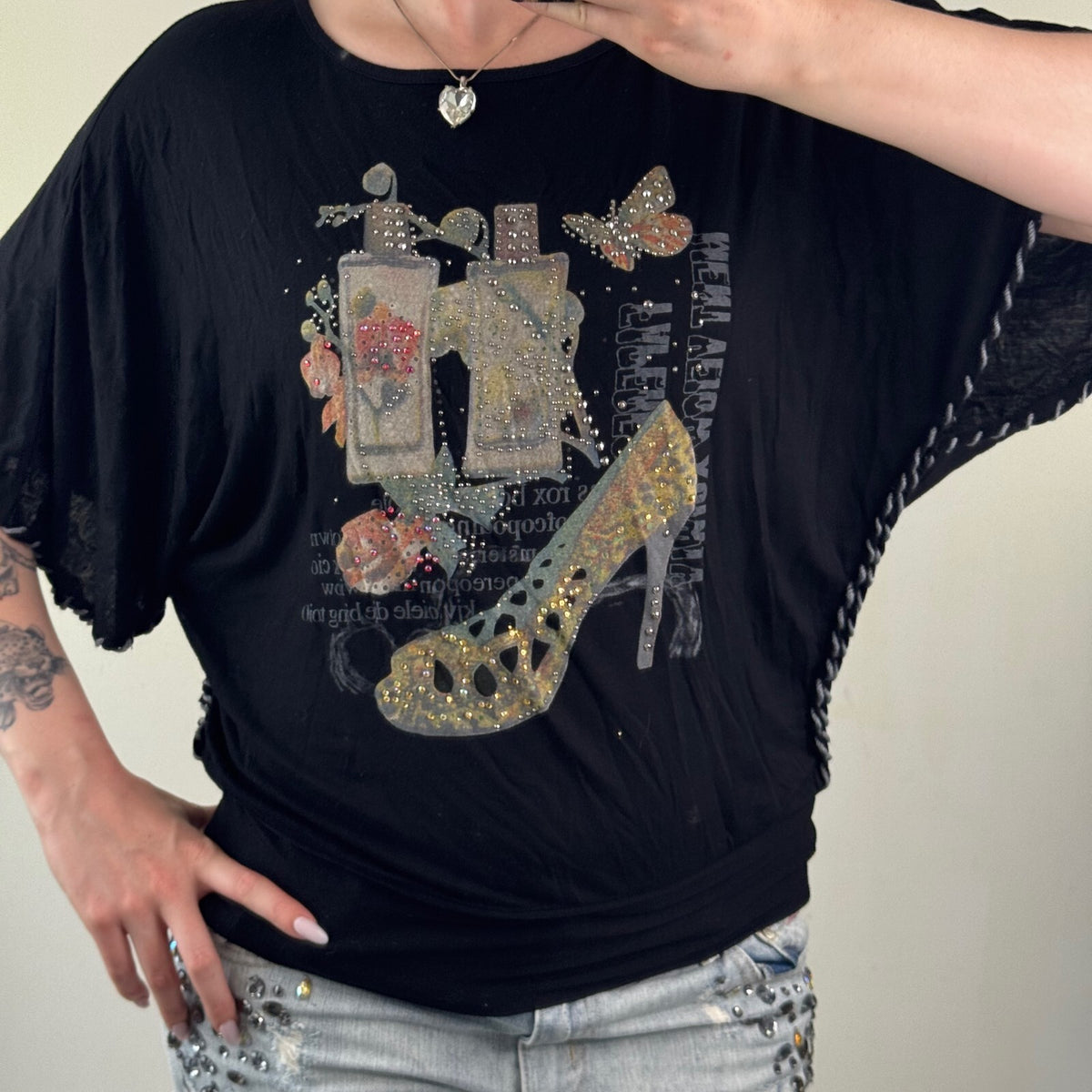 Y2K vintage t-shirt short sleeve top batwing slouchy cinch waist graphic print
