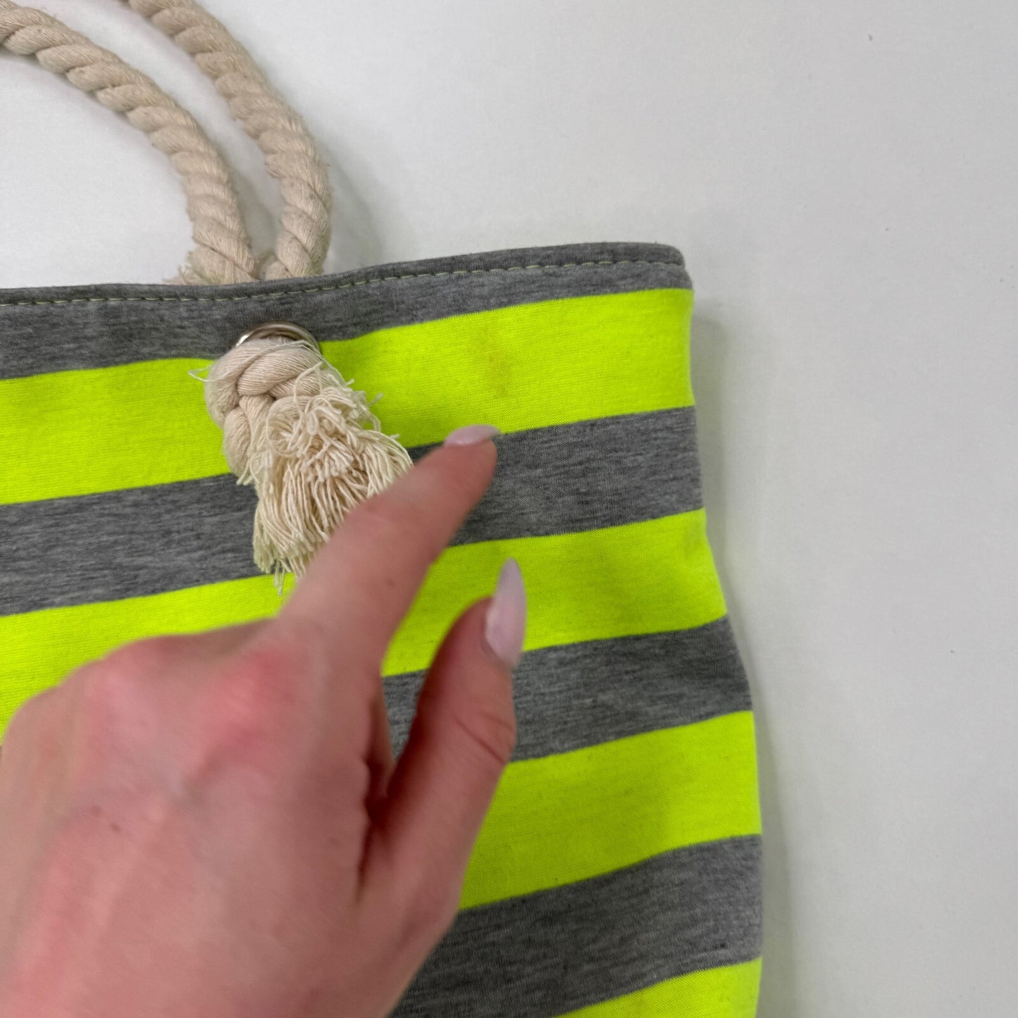 Vintage shoulder bag large tote neon grey yellow stripe beach 2010s braided rope