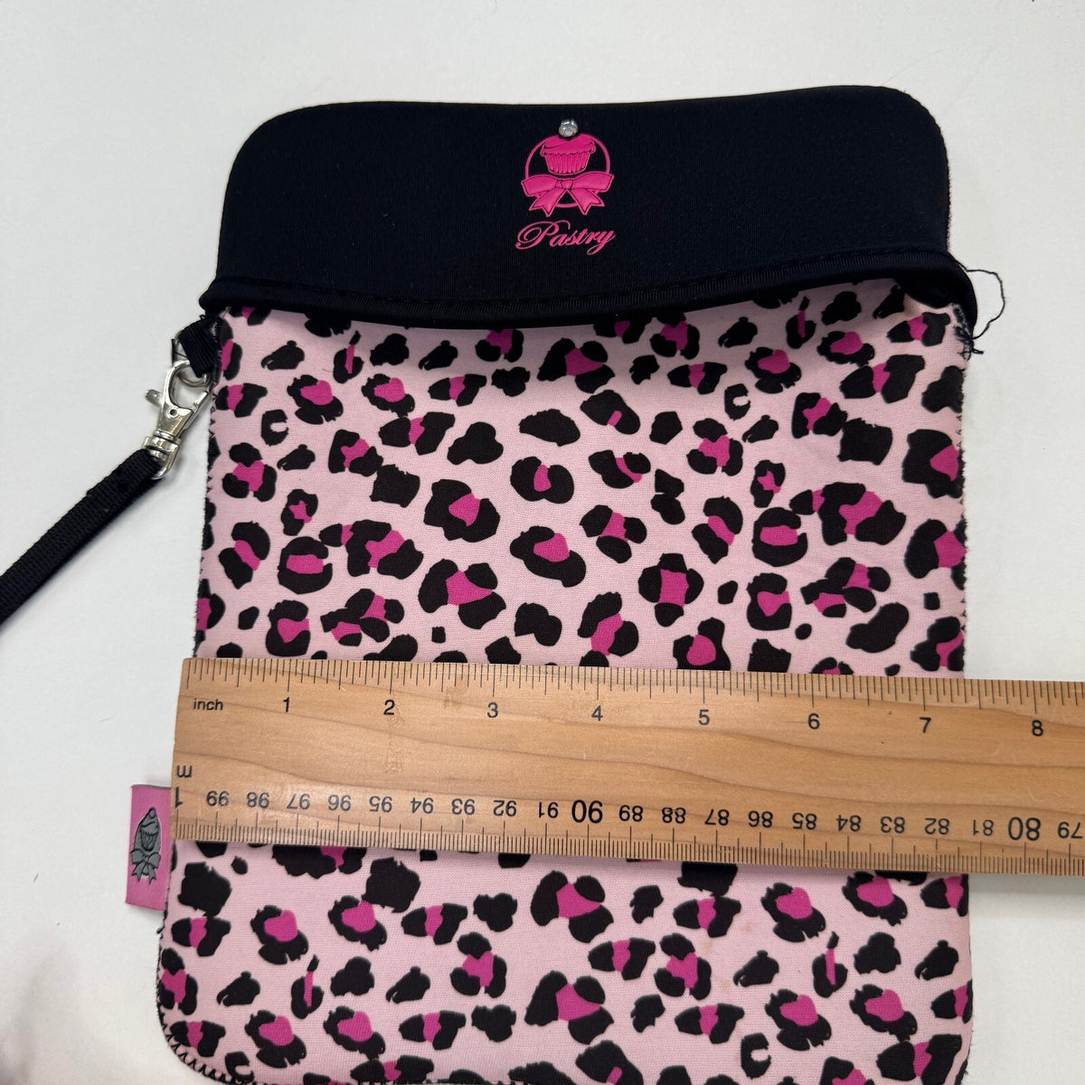 Y2K vintage tablet pouch ipad small laptop leopard print pink padded cupcake bow