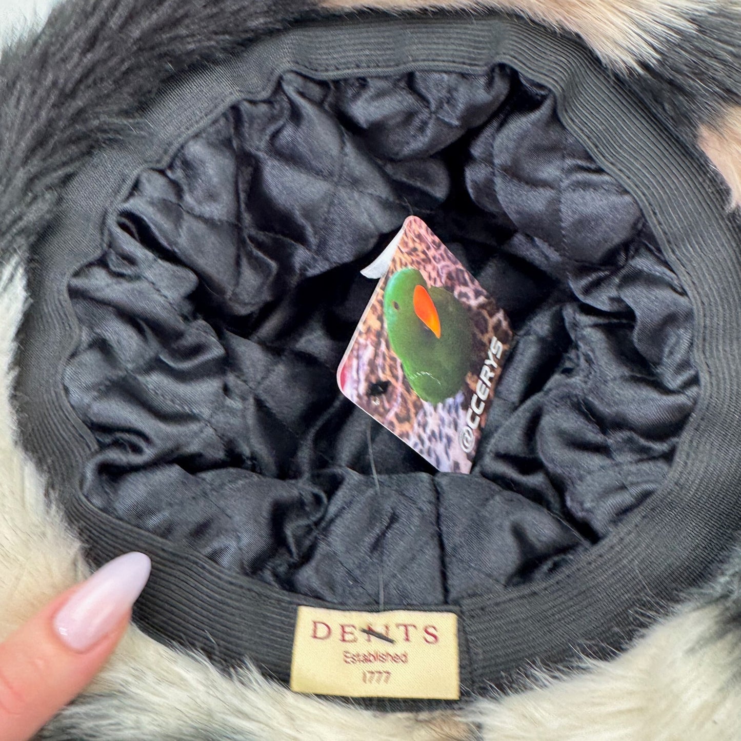 Y2K vintage bucket hat faux fur fluffy