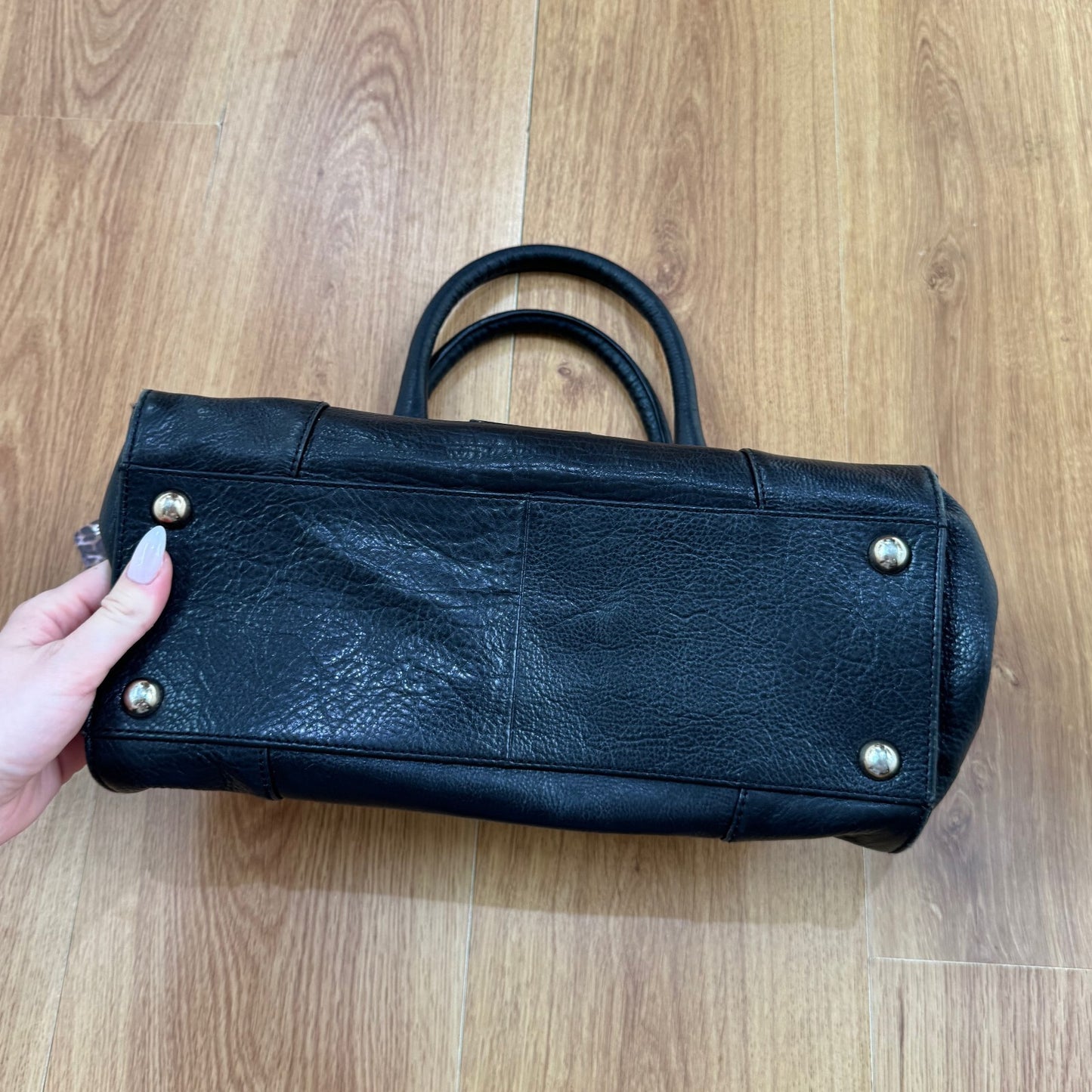 Y2K vintage genuine leather handbag medium black gold zip stud pockets