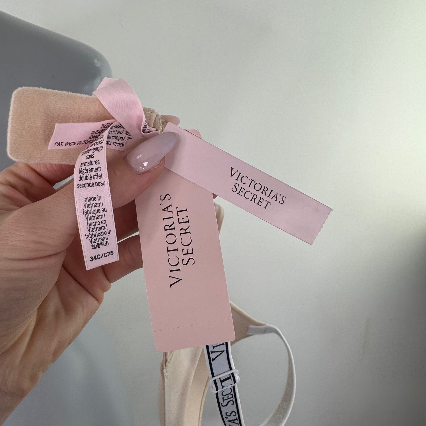 Victoria's Secret t shirt lightly lined wireless nude 34C