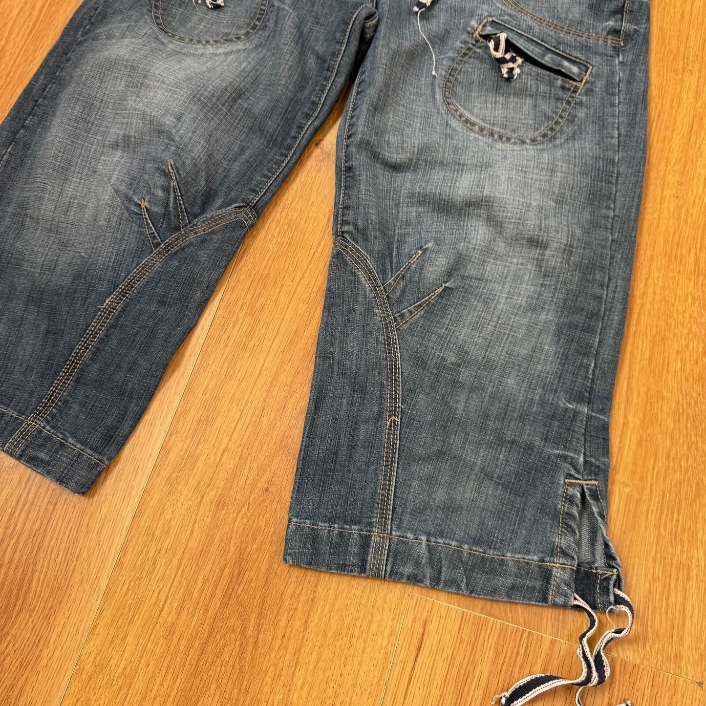 Y2K vintage capri jeans denim cropped low rise stripe toggles cargo pockets