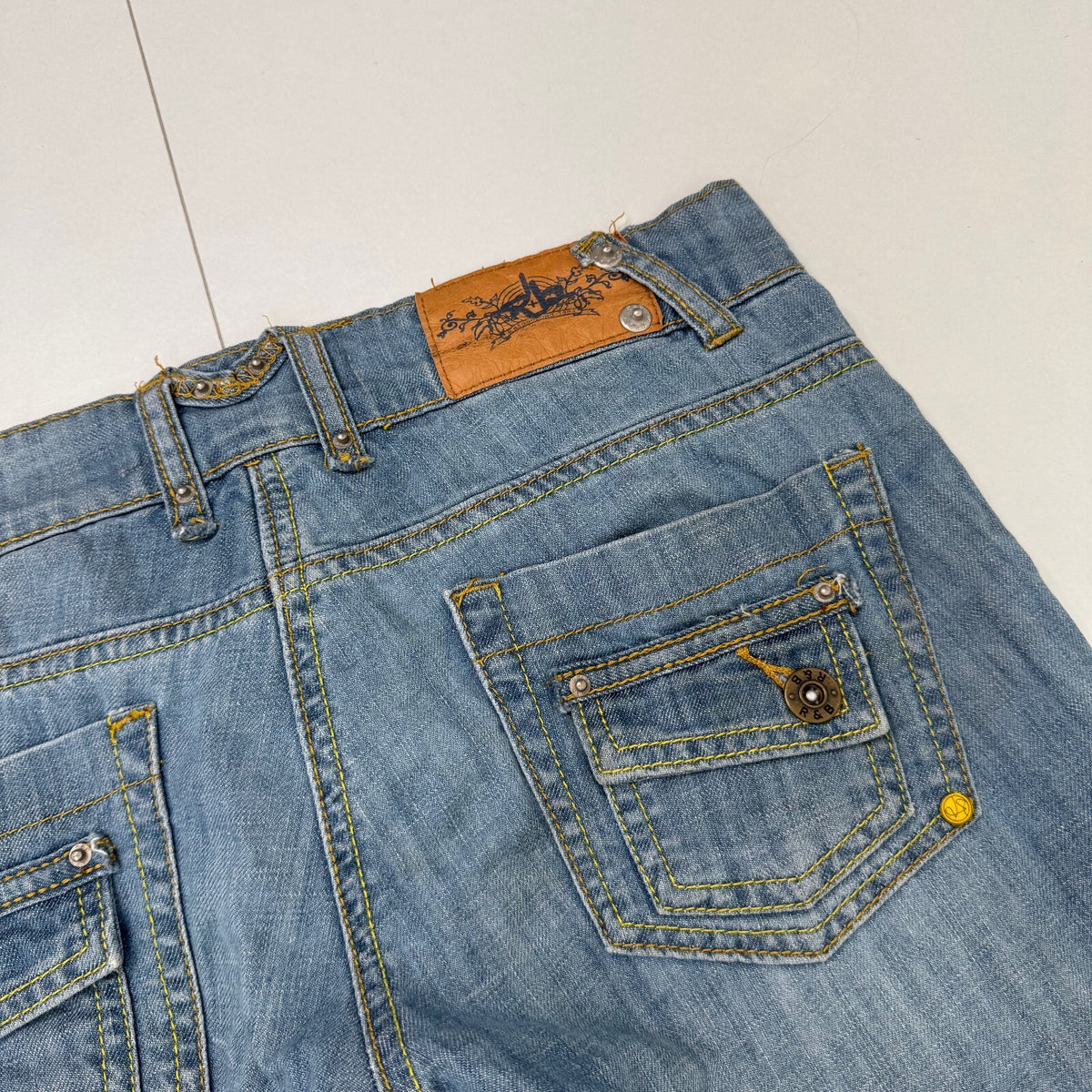 Y2K vintage low rise capri jeans denim cropped baggy crop light blue wash cargo