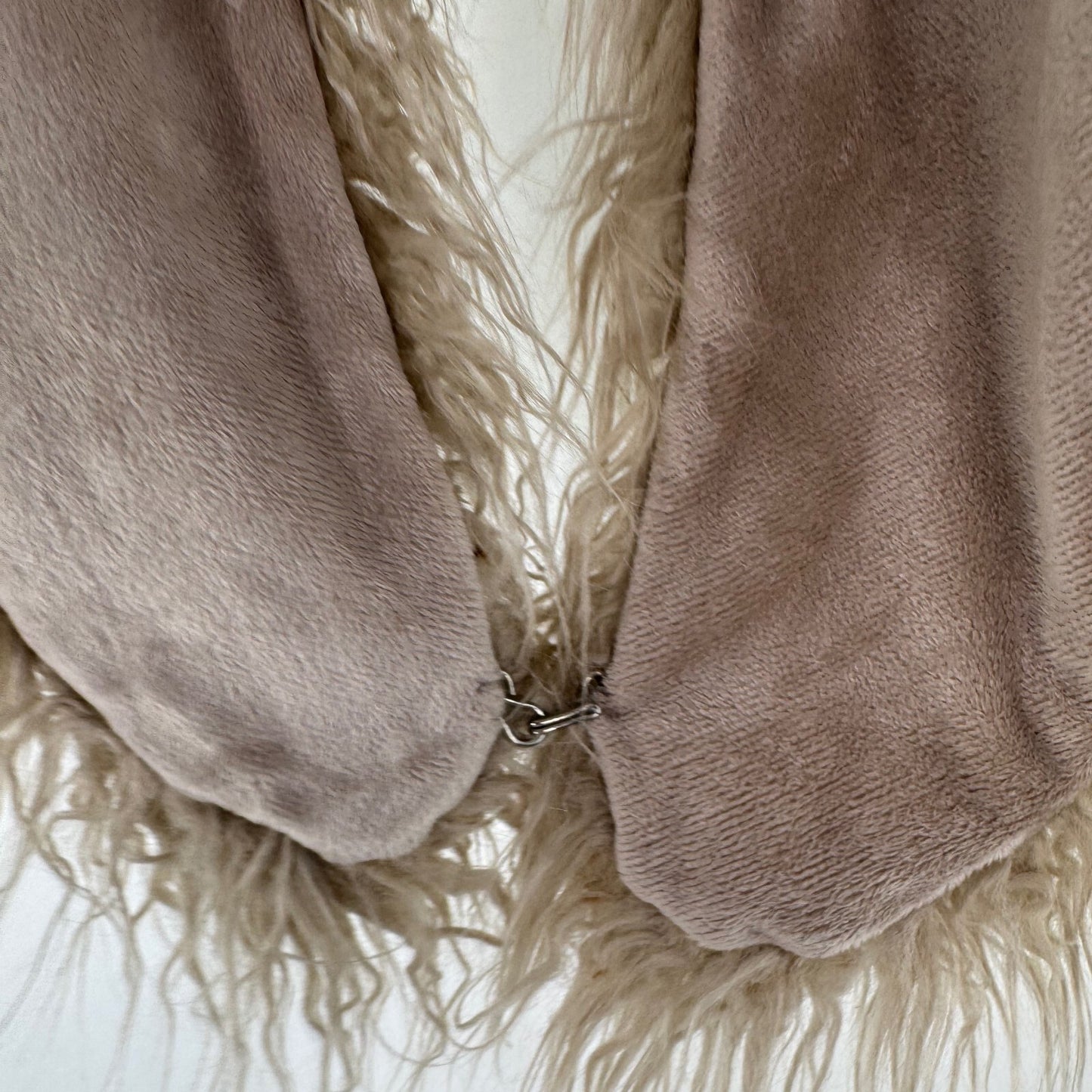 Y2K vintage faux fur scarf shaggy beige shawl